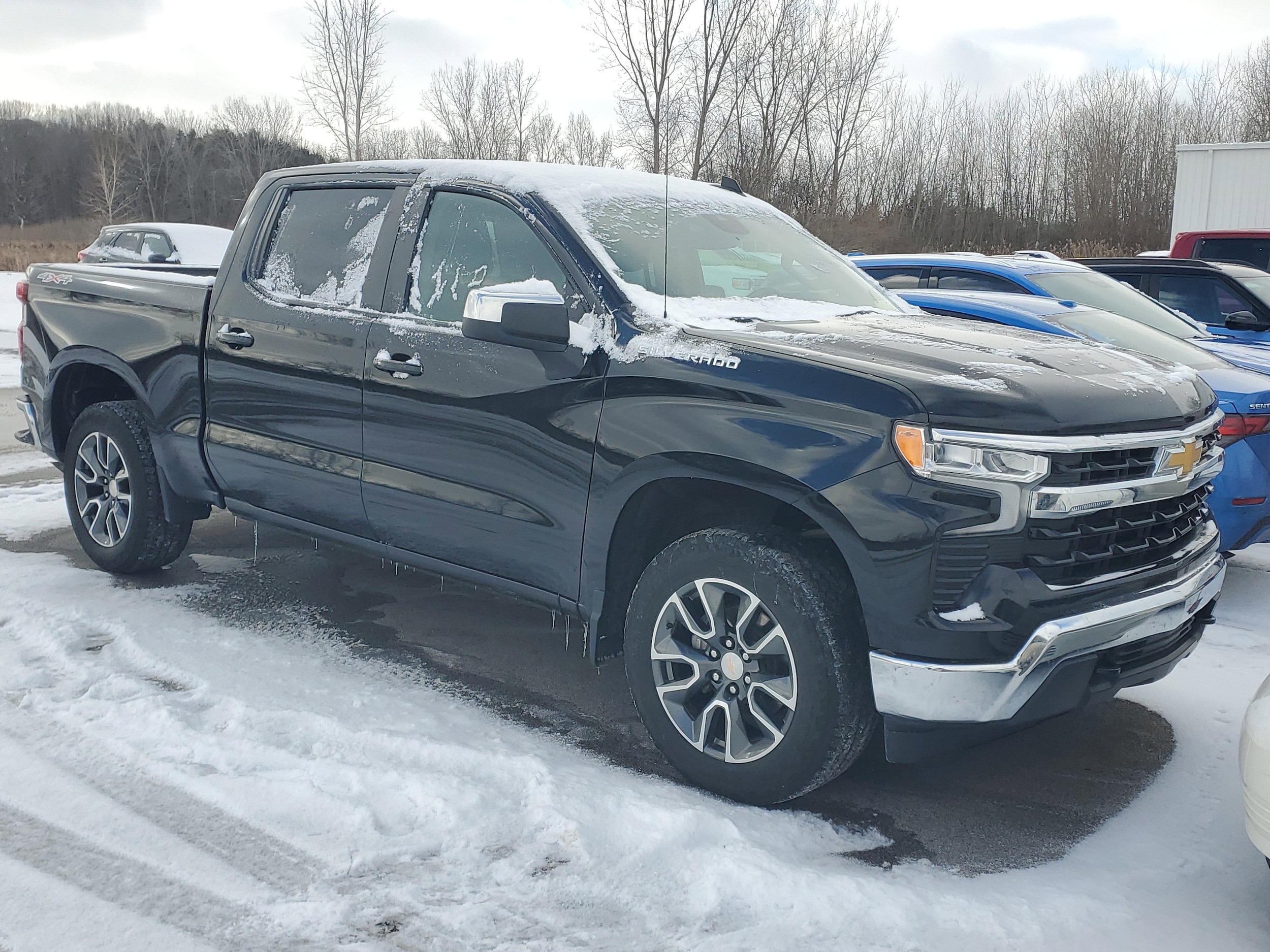 2024 Chevrolet Silverado 1500 LT's photo