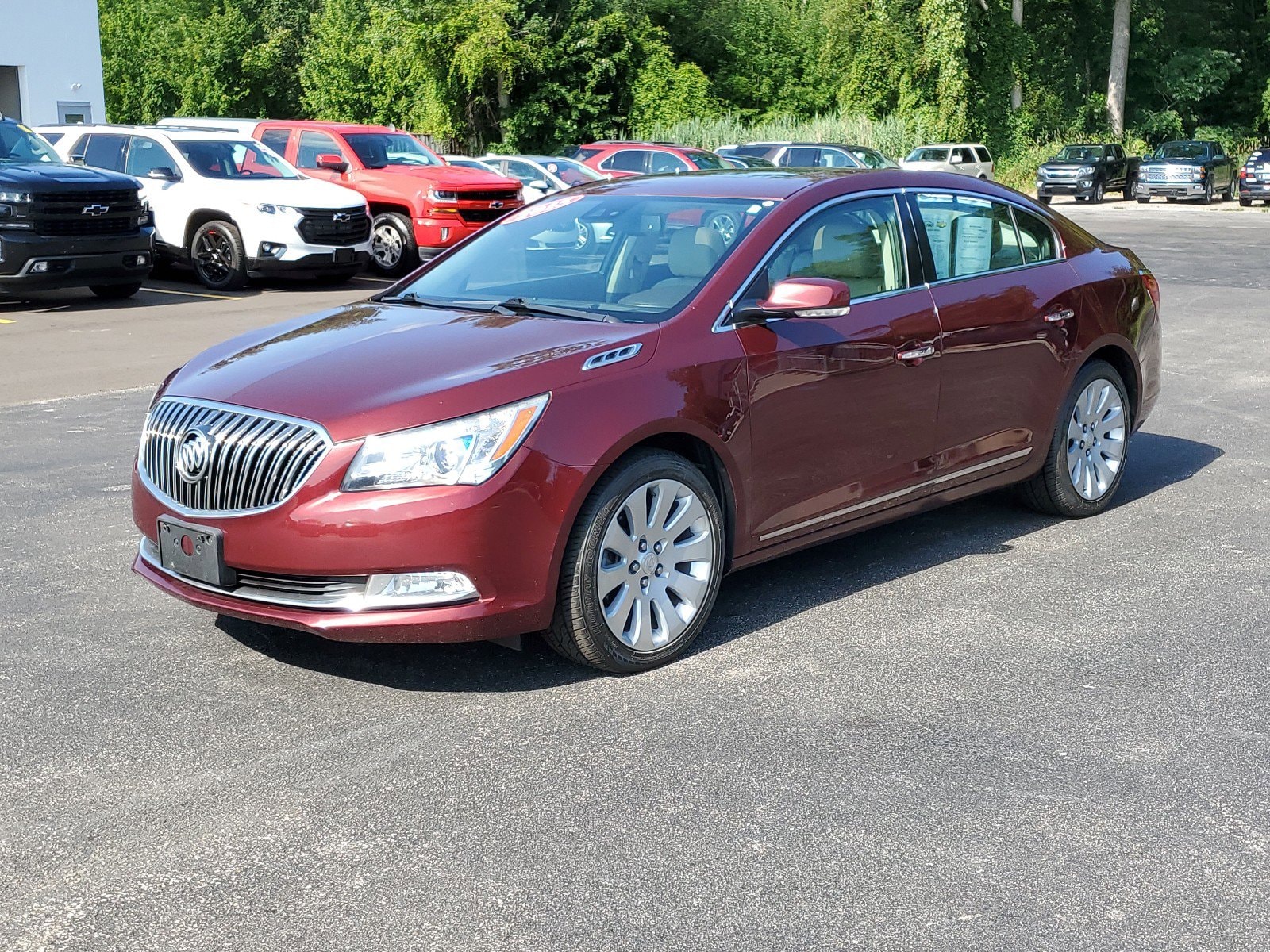 Used 2015 Buick LaCrosse Leather with VIN 1G4GC5G35FF137892 for sale in Linwood, MI