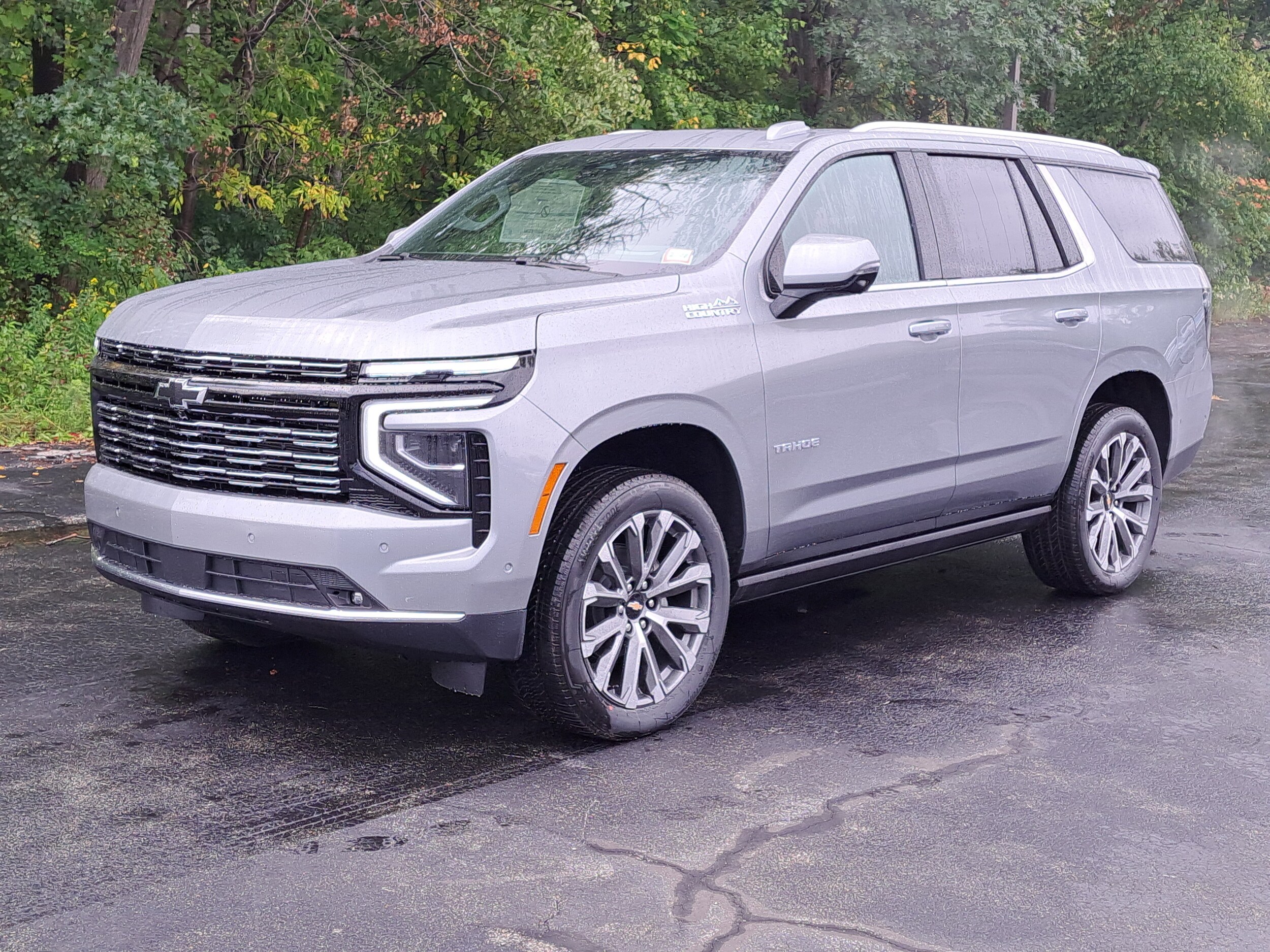 2025 Chevrolet Tahoe High Country photo 2