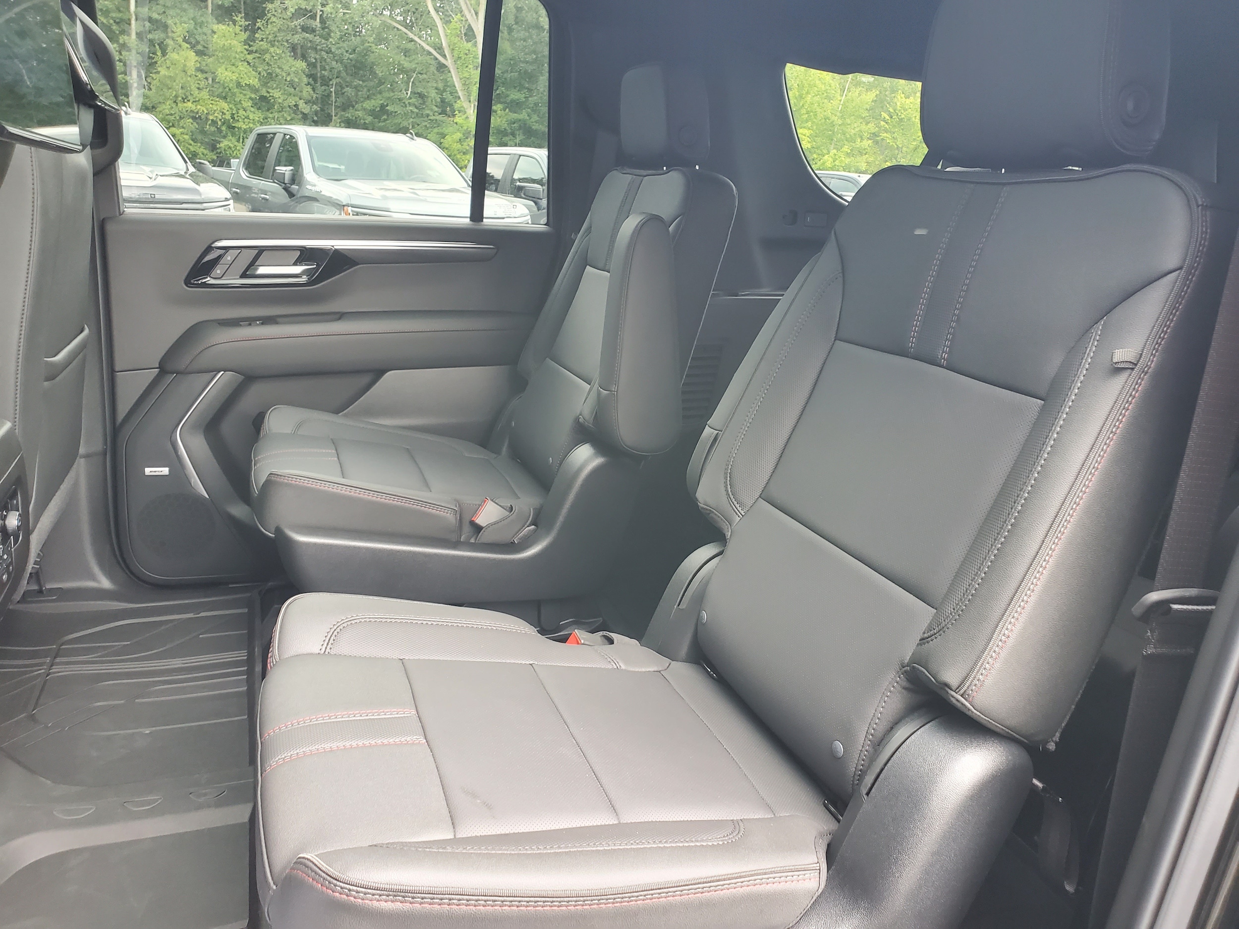 2026 Chevrolet Suburban RST - Photo 27