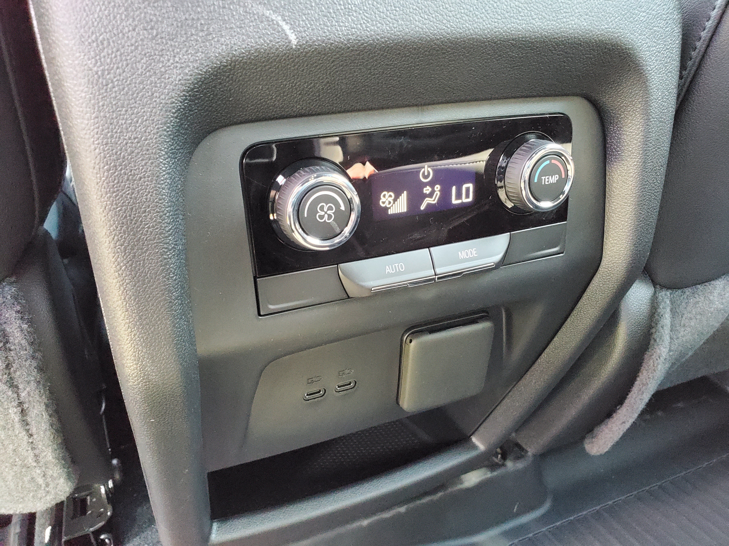 2027 Chevrolet Traverse LT - Photo 27