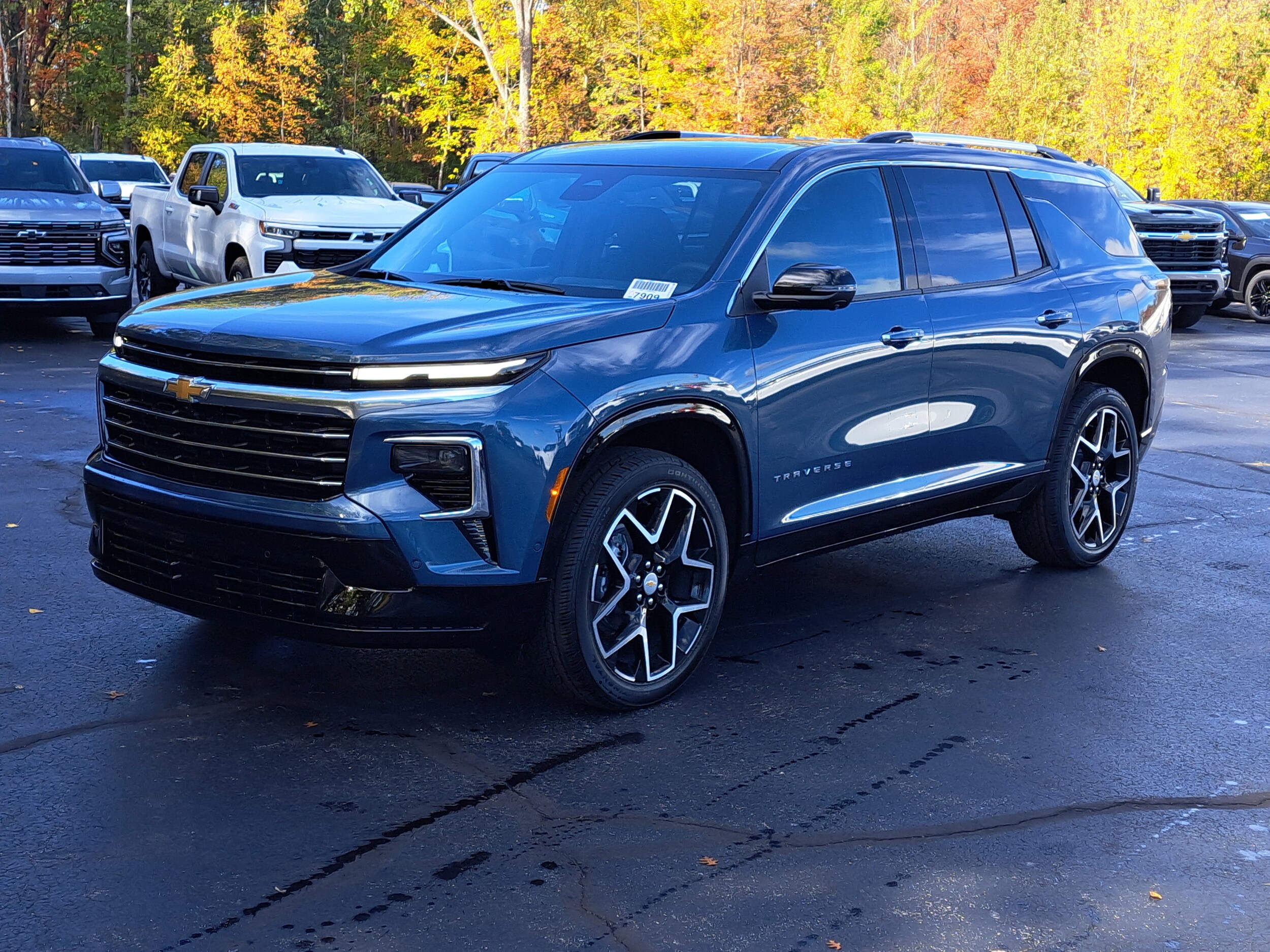 2026 Chevrolet Traverse High Country photo 2