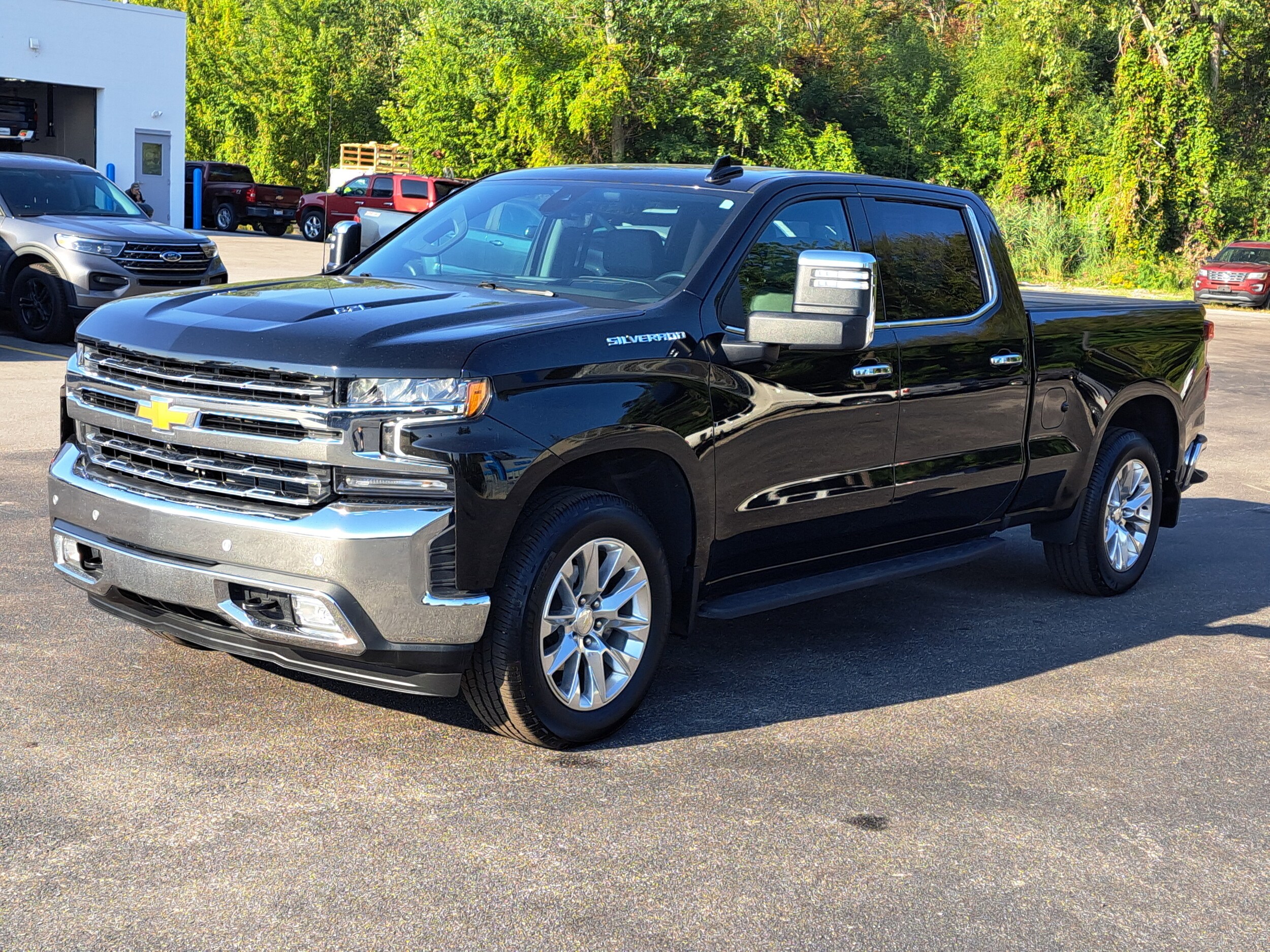2022 Chevrolet Silverado 1500 LTZ photo 2