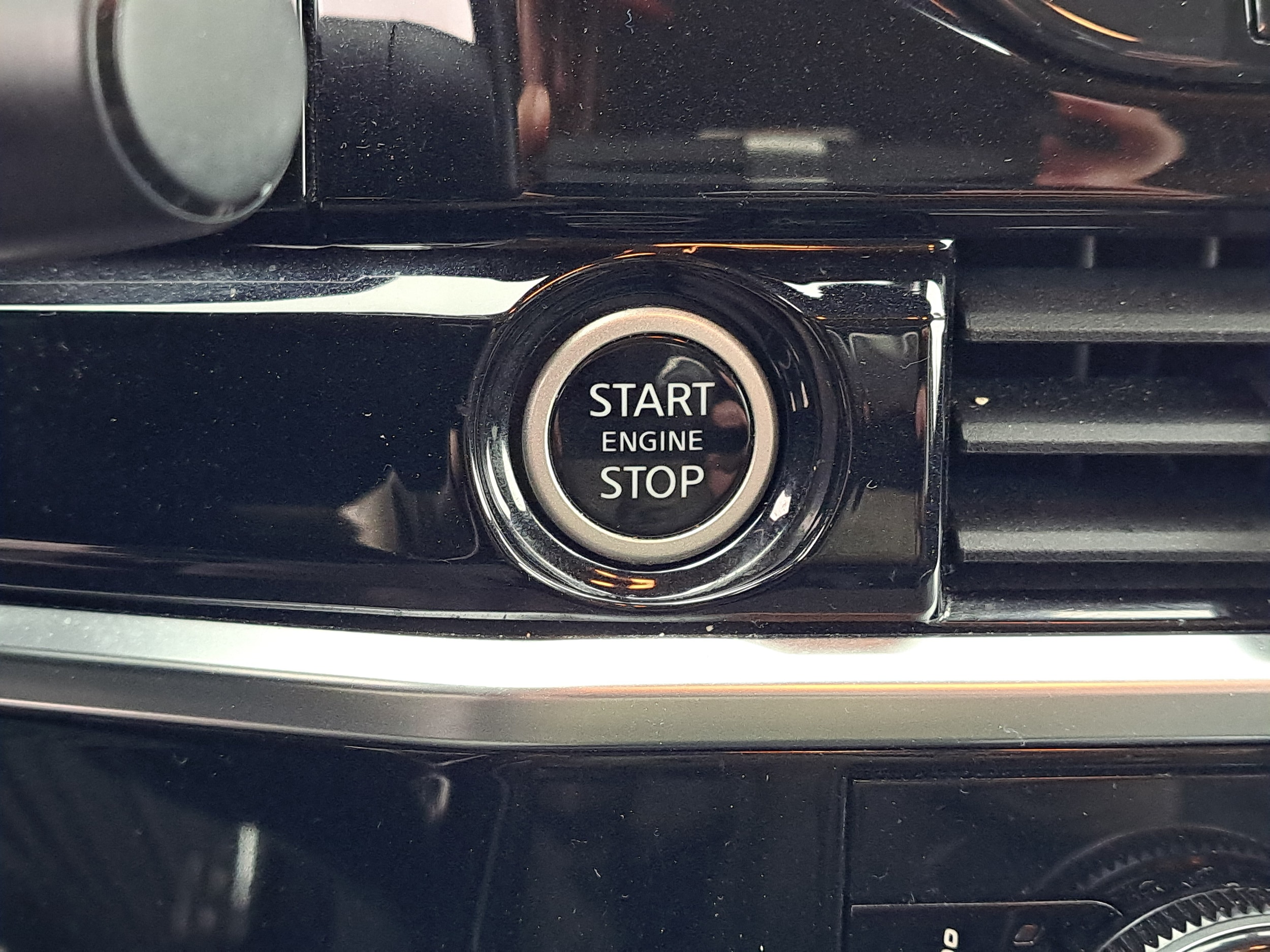 2022 Nissan Pathfinder SL - Photo 15