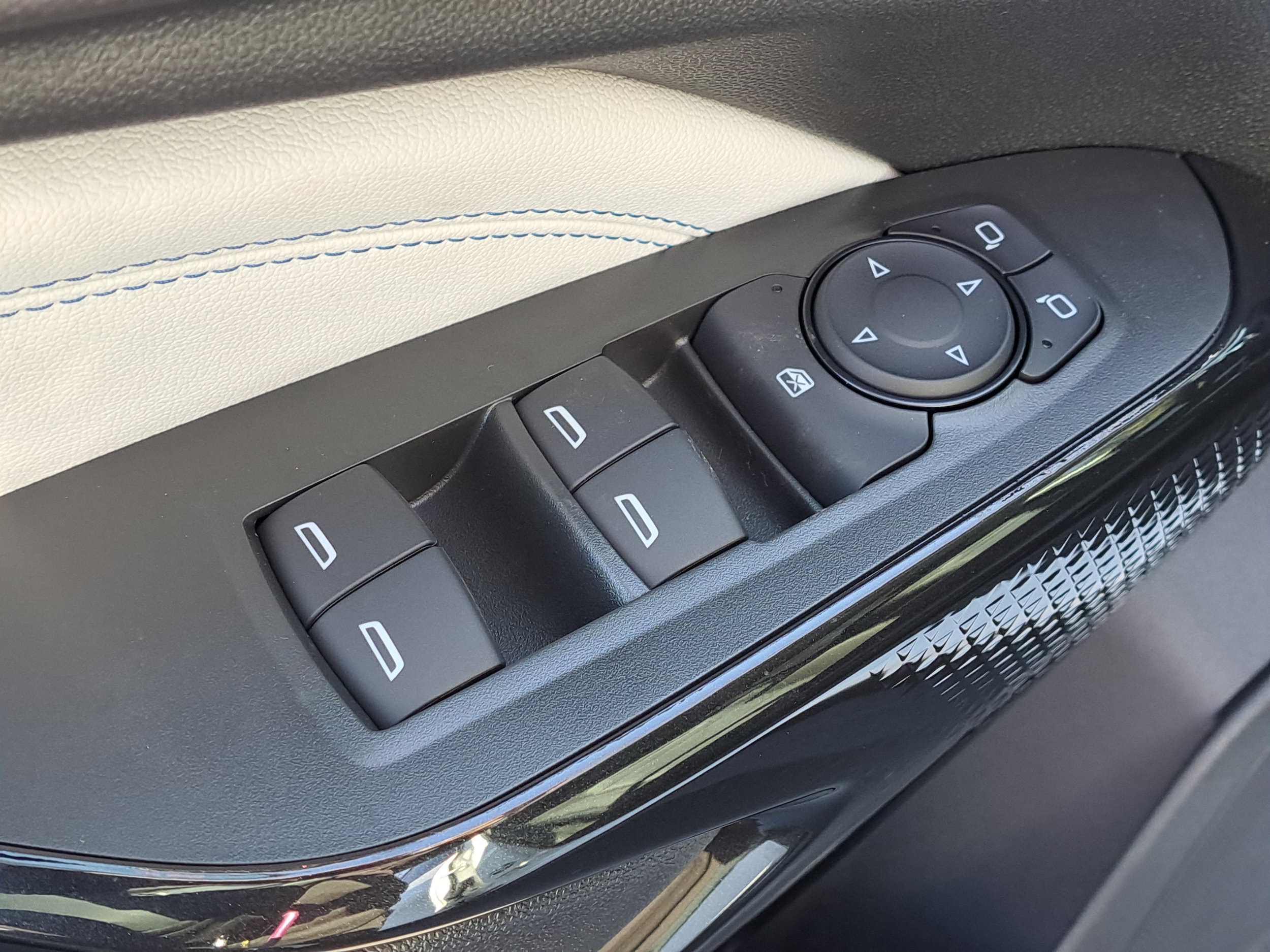 2026 Chevrolet Trax LT - Photo 18