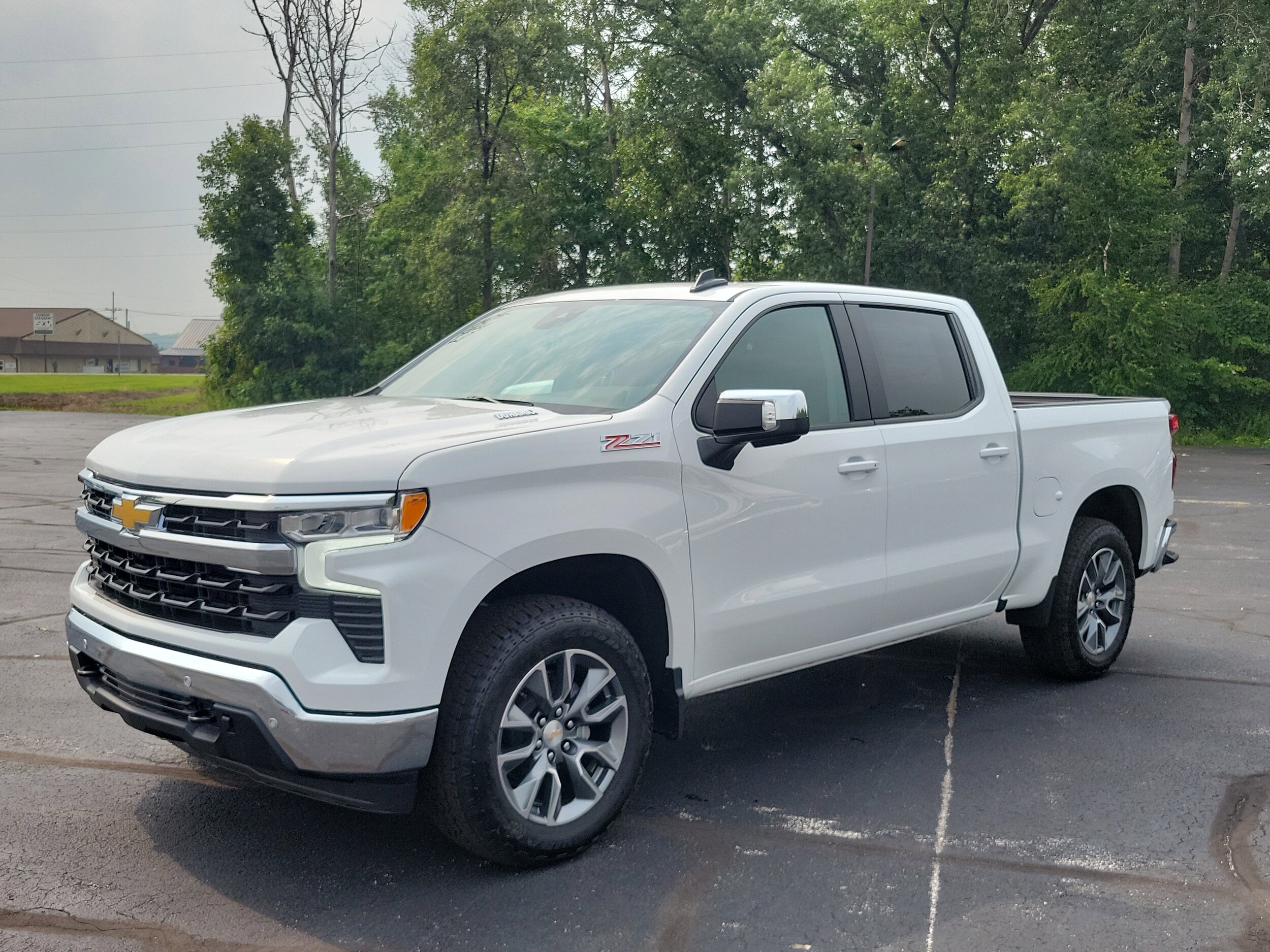 2026 Chevrolet Silverado 1500 LT photo 2