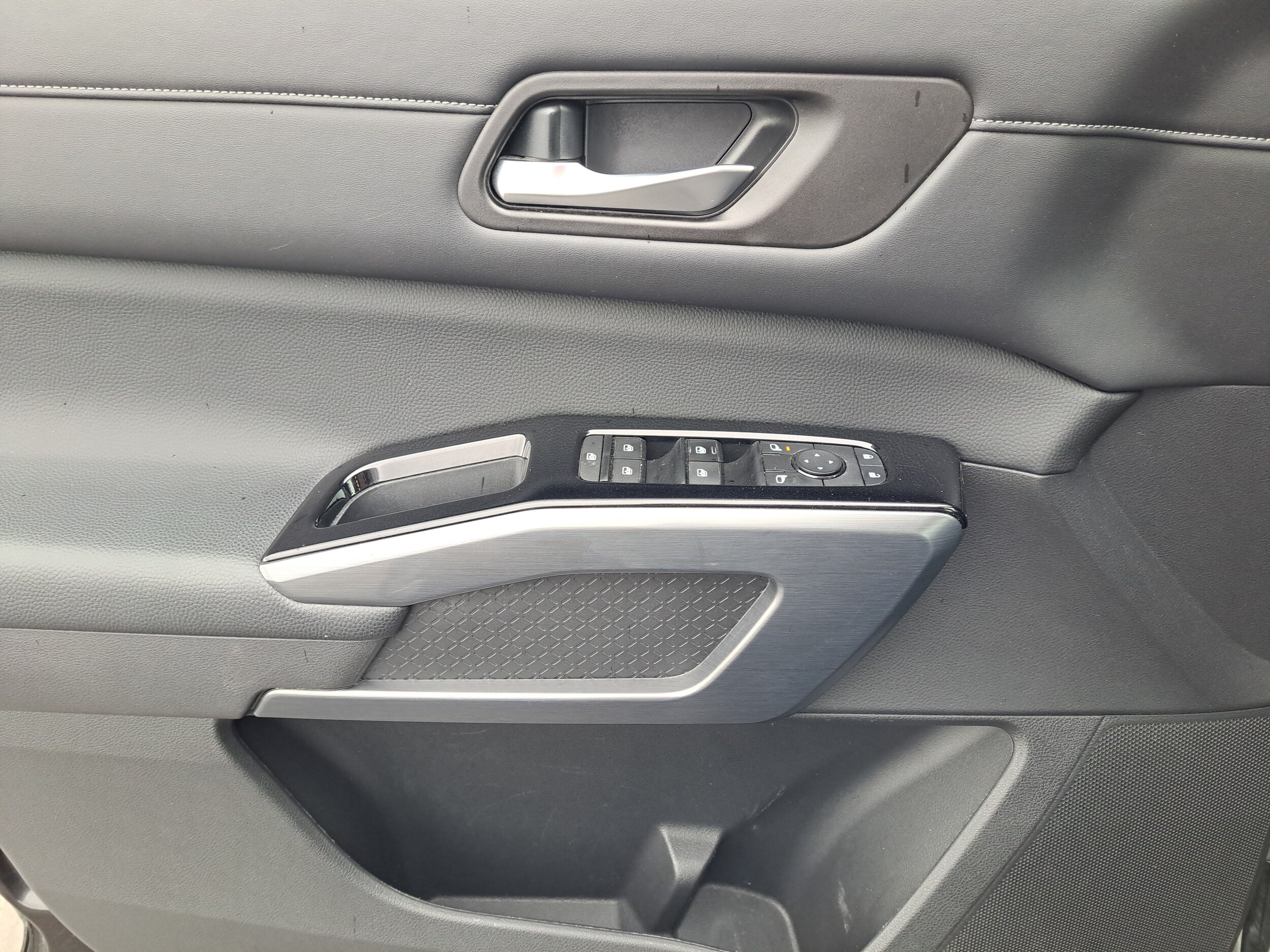 2022 Nissan Pathfinder SL - Photo 21