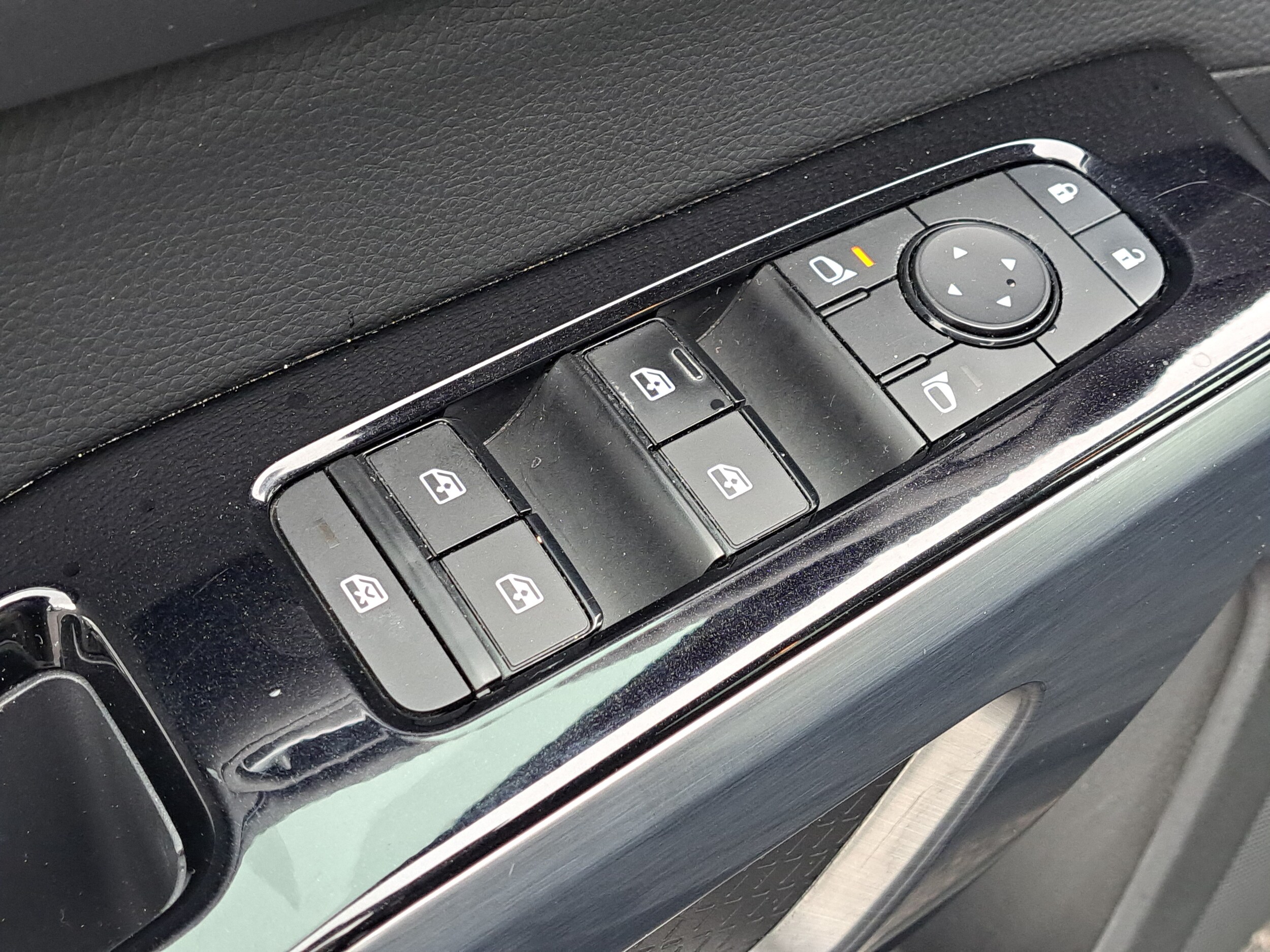 2022 Nissan Pathfinder SL - Photo 22