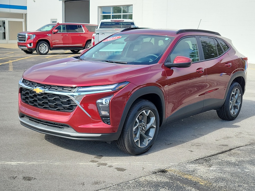 Used 2025 Chevrolet Trax LT SUV