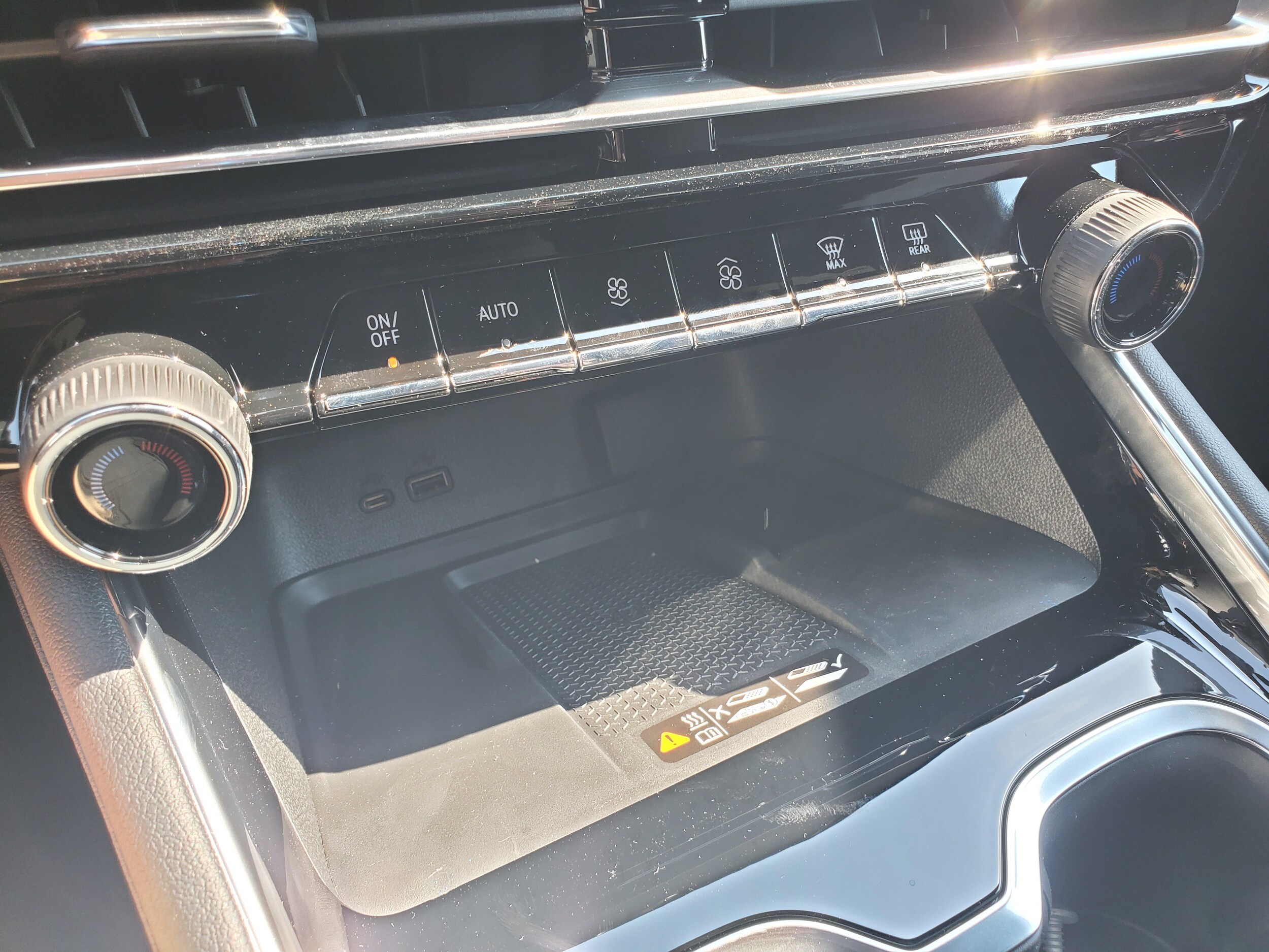 2027 Chevrolet Traverse LT - Photo 17