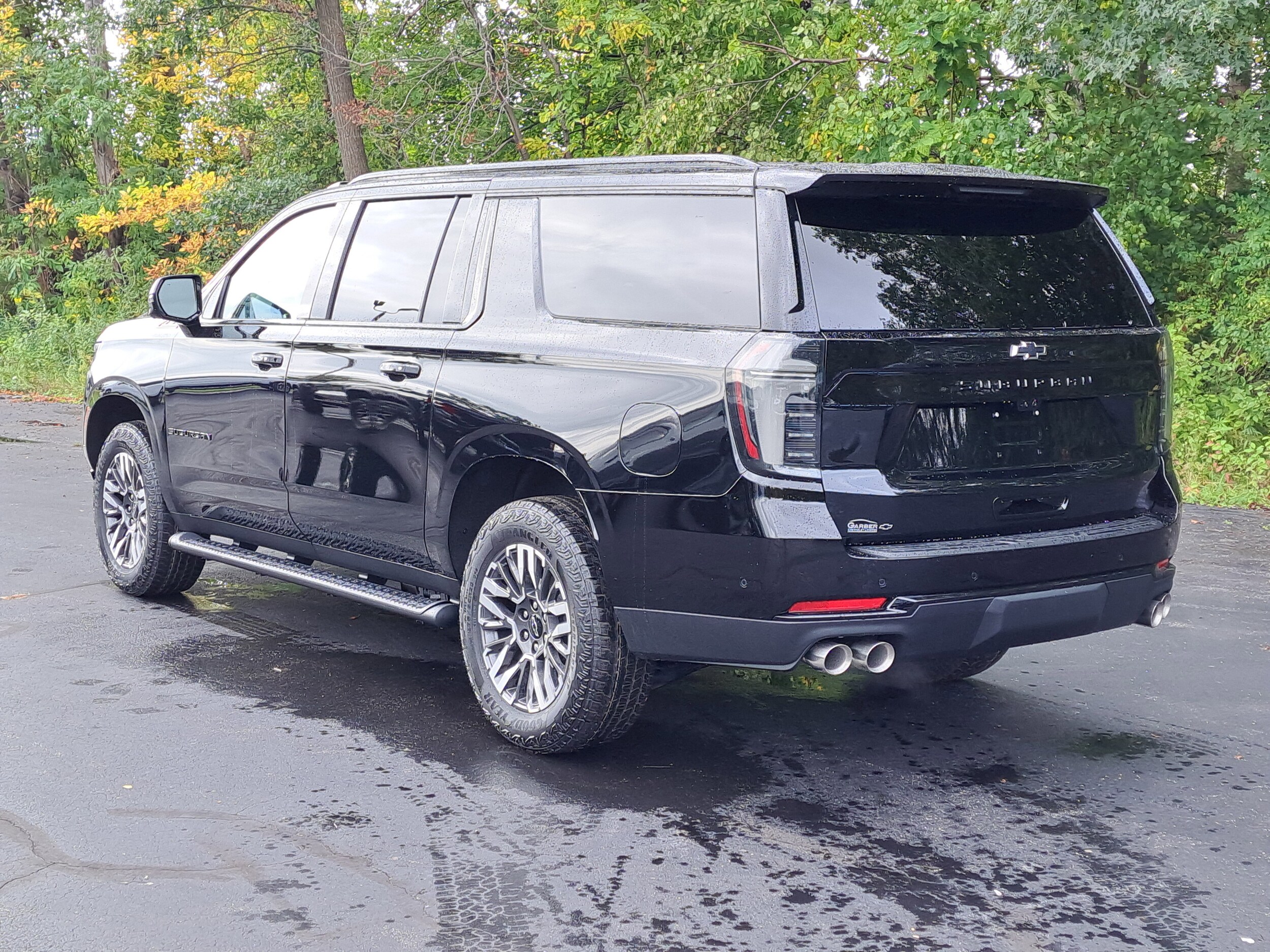 2026 Chevrolet Suburban Z71 photo 3