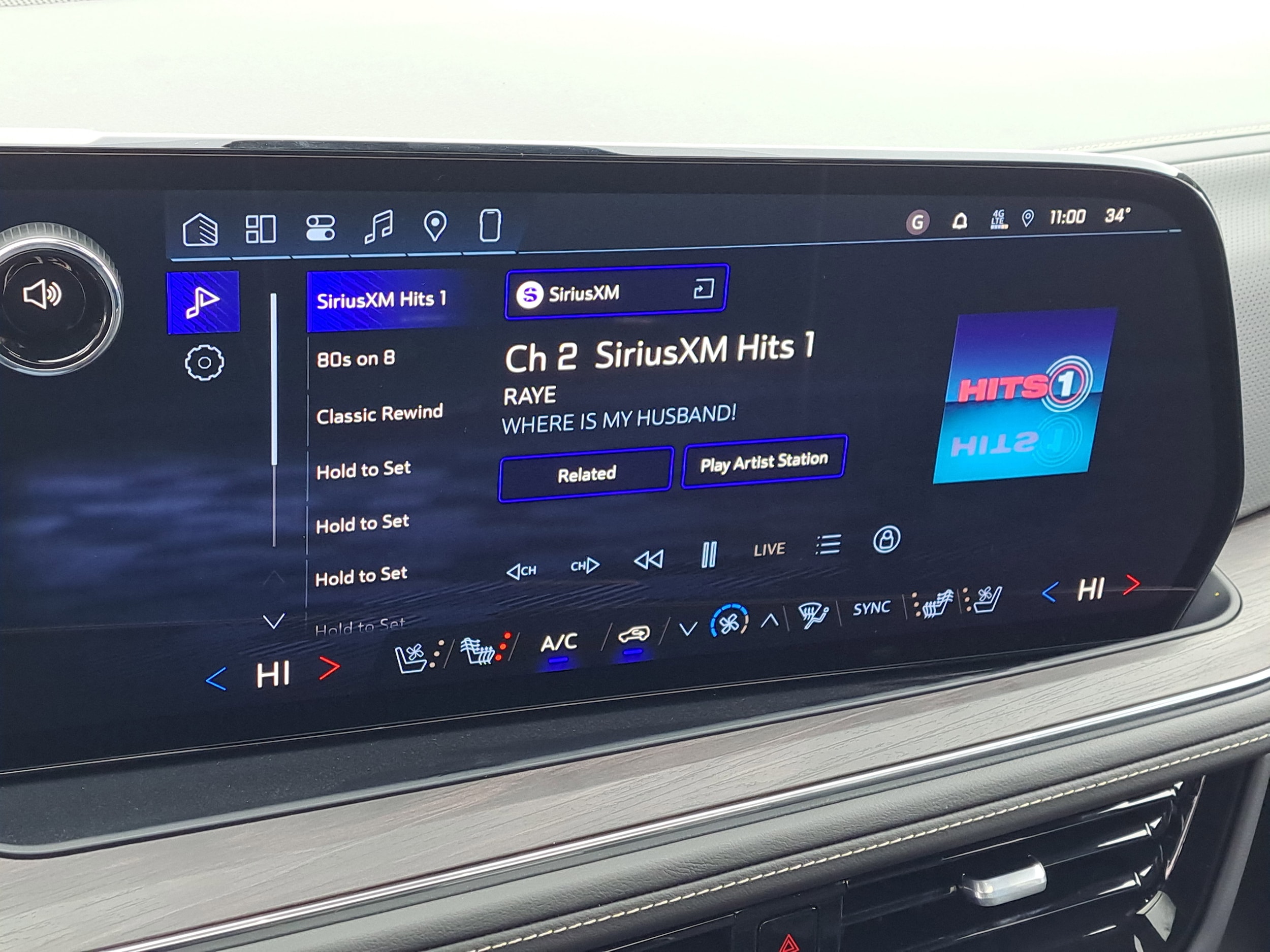 2026 Chevrolet Suburban Premier - Photo 17