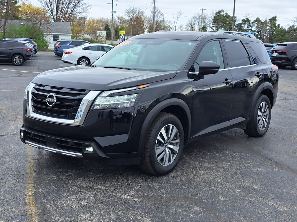 Used 2022 Nissan Pathfinder SL SUV