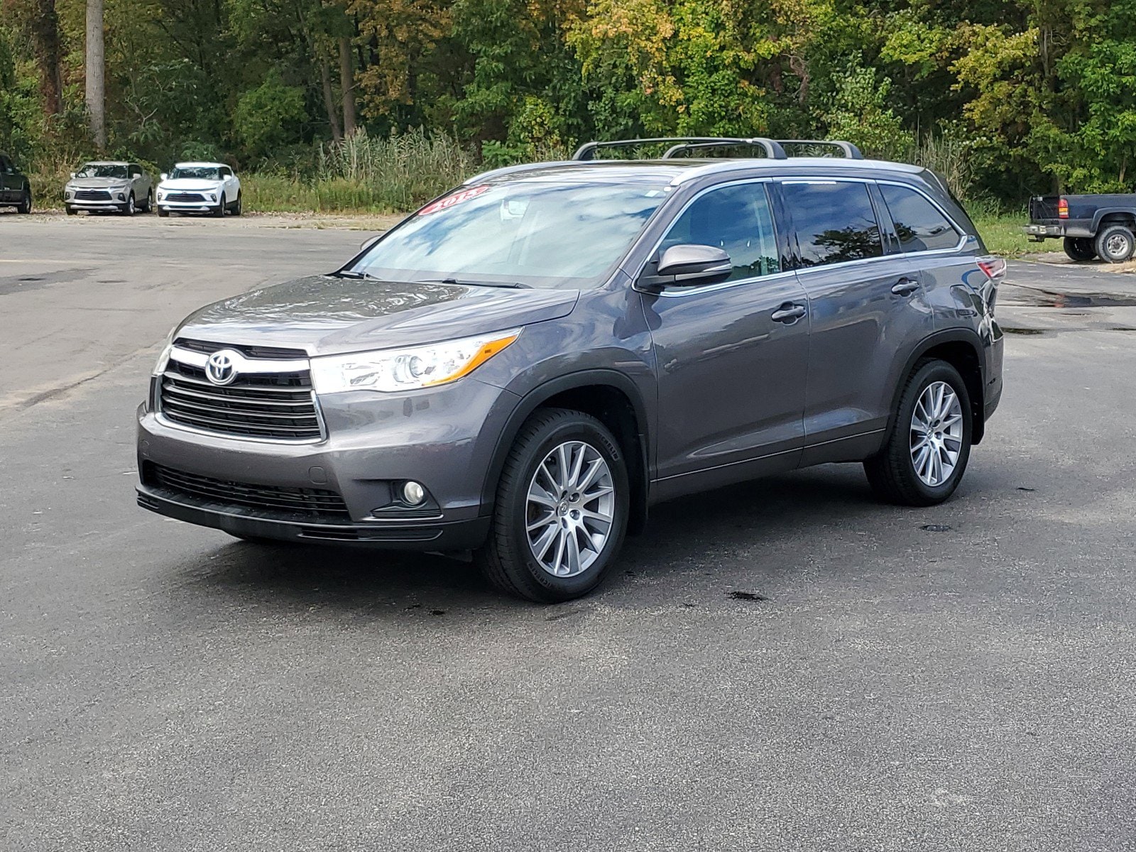 Used 2015 Toyota Highlander XLE with VIN 5TDJKRFH0FS181025 for sale in Bay City, MI