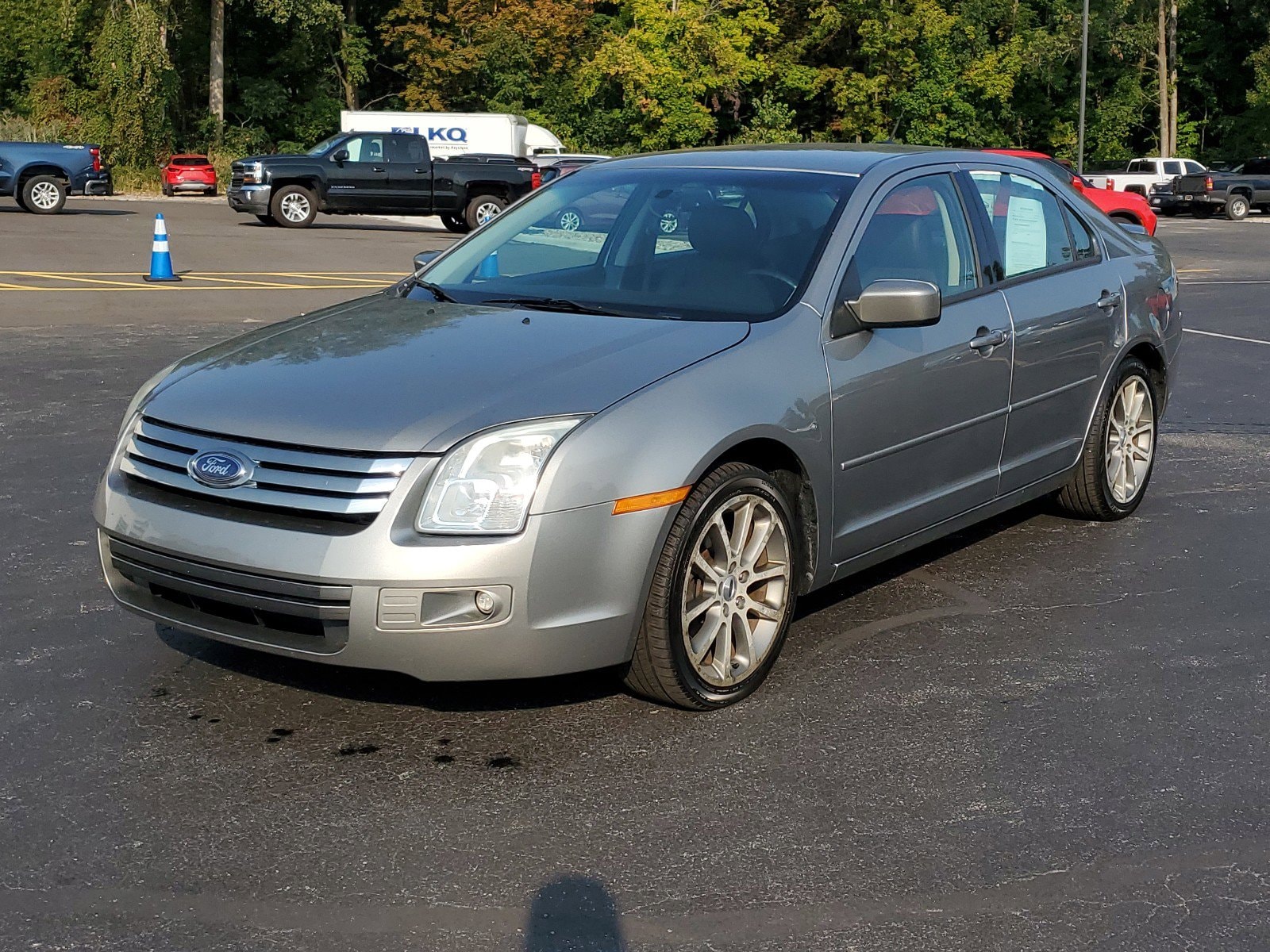 Used 2008 Ford Fusion SE with VIN 3FAHP07Z68R233501 for sale in Linwood, MI