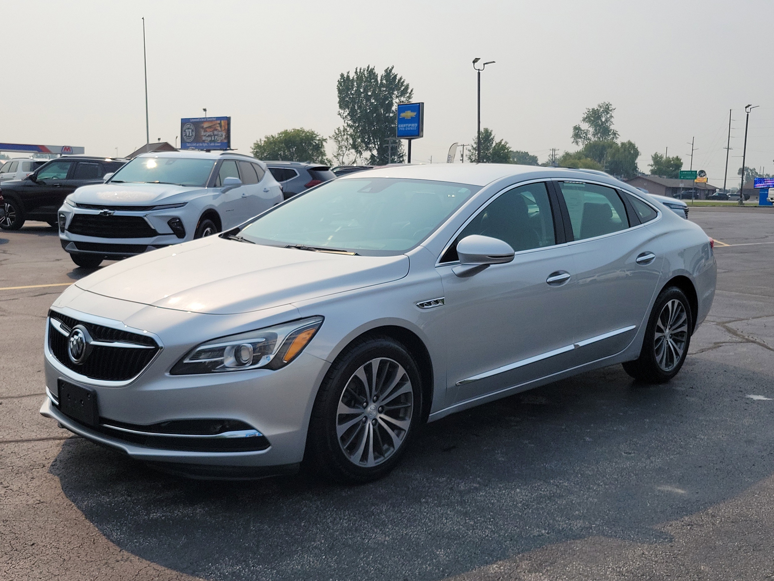 Used 2017 Buick LaCrosse Premium with VIN 1G4ZS5SS0HU136691 for sale in Linwood, MI