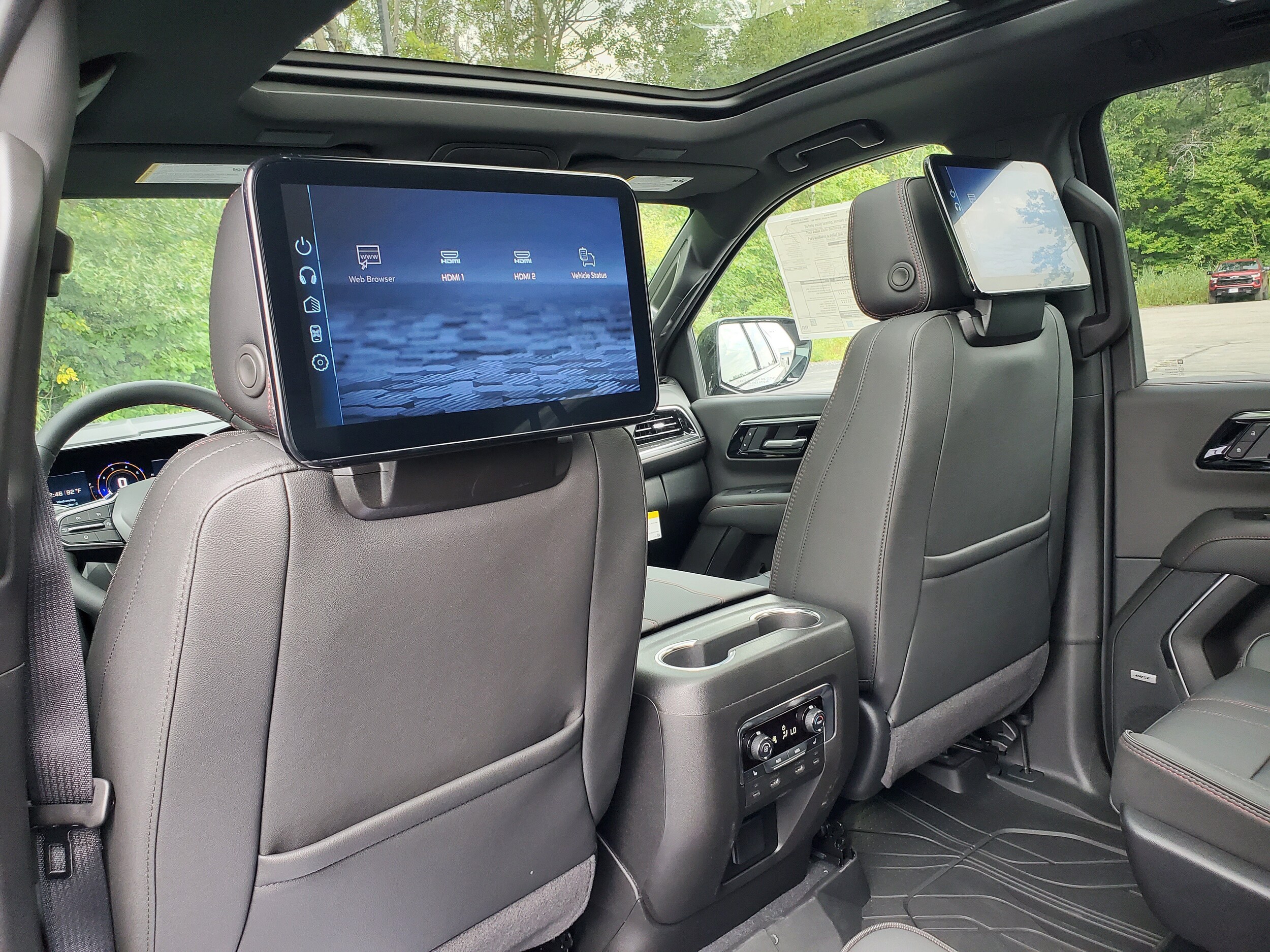 2026 Chevrolet Suburban RST - Photo 28