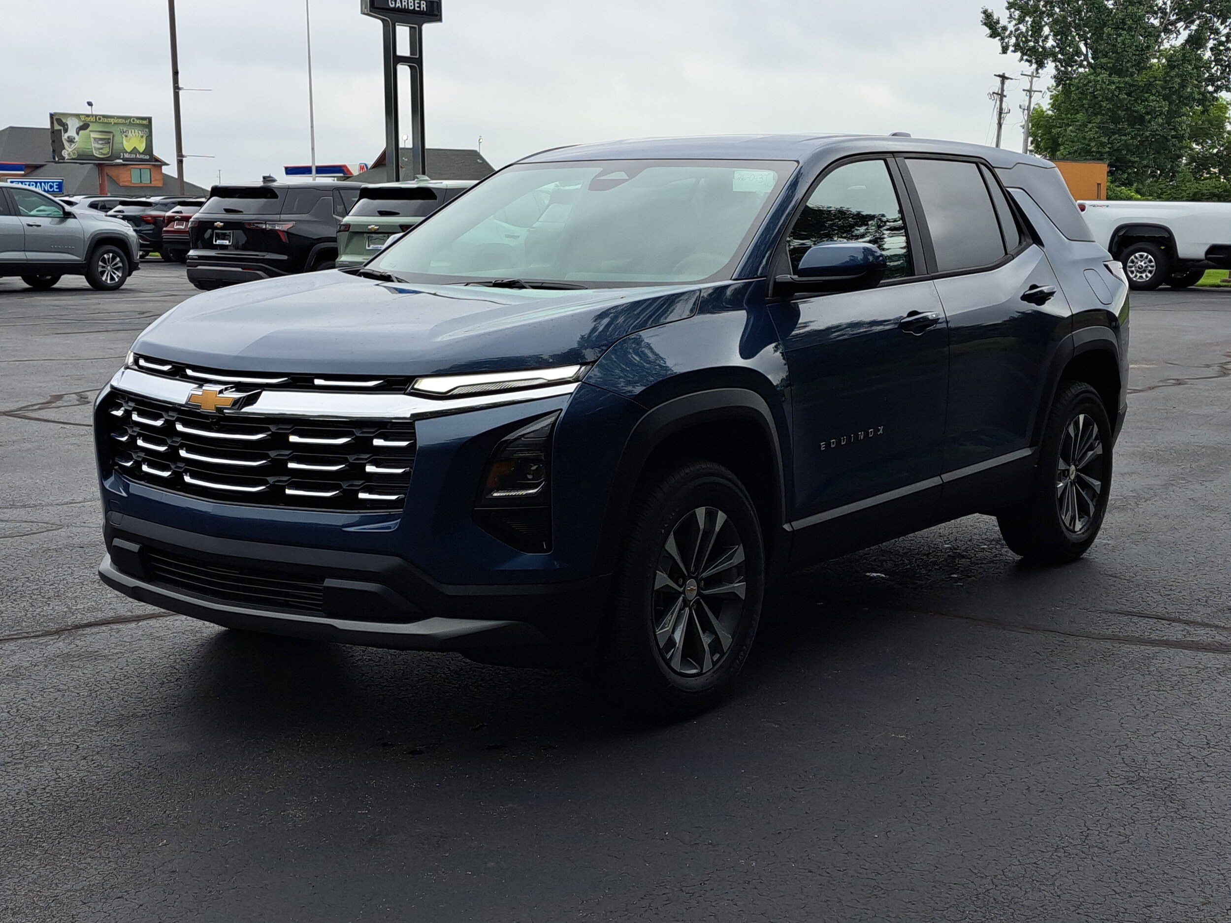 2026 Chevrolet Equinox LT photo 2
