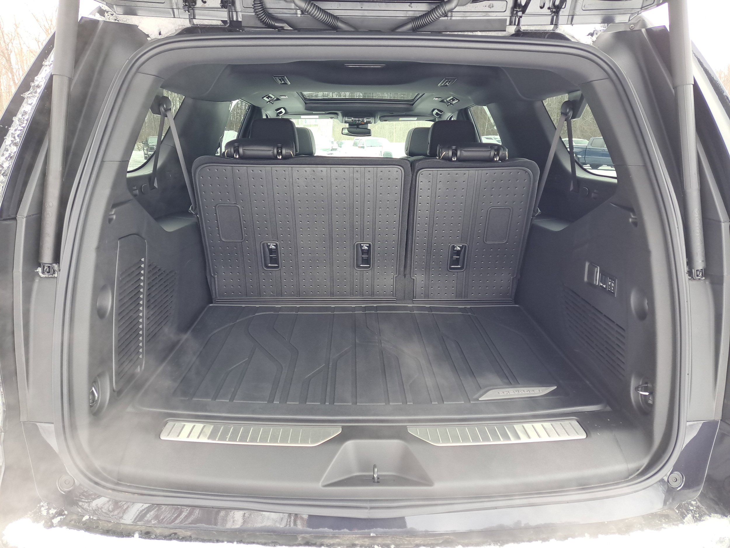 2026 Chevrolet Suburban Premier - Photo 31