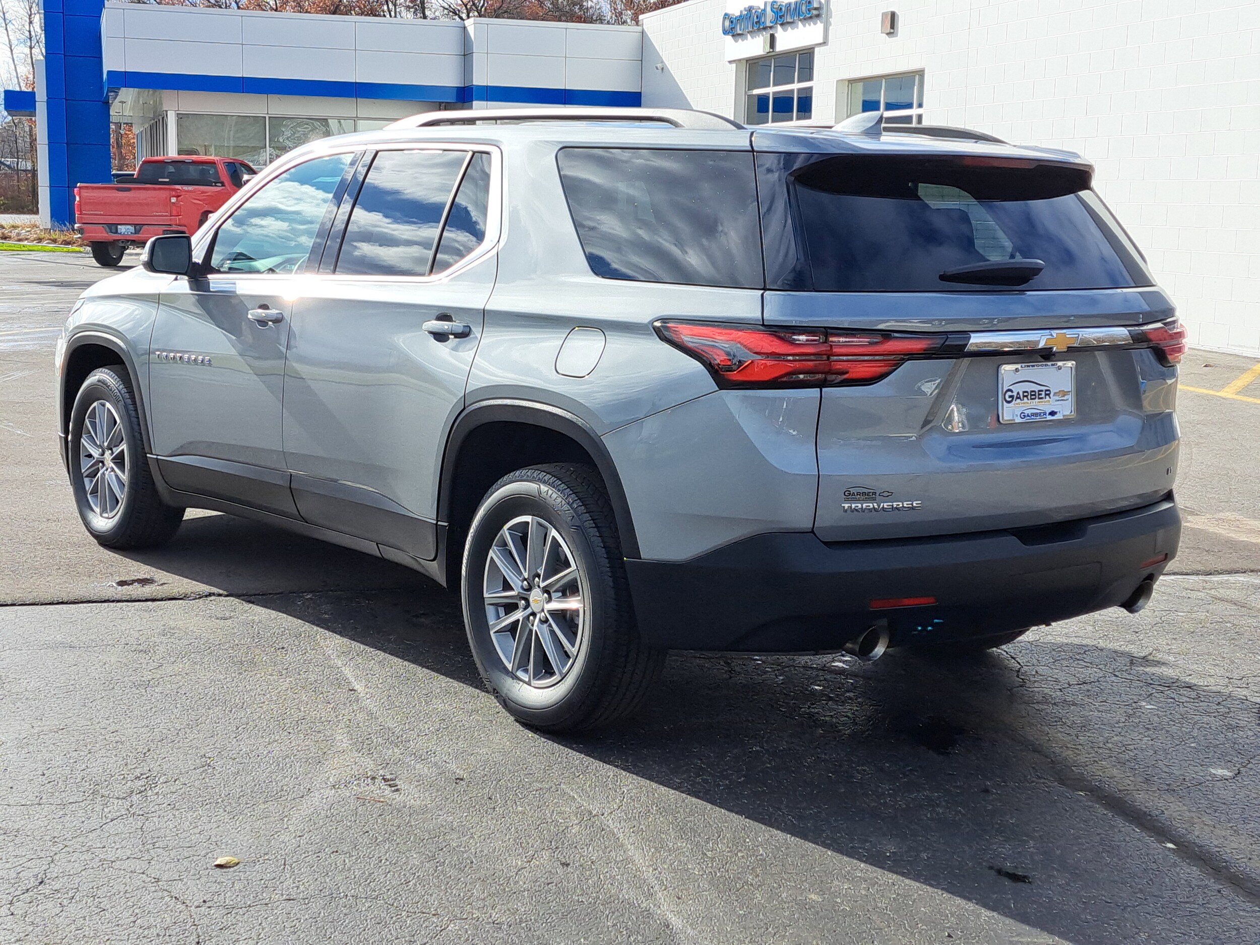 2023 Chevrolet Traverse Cloth photo 3