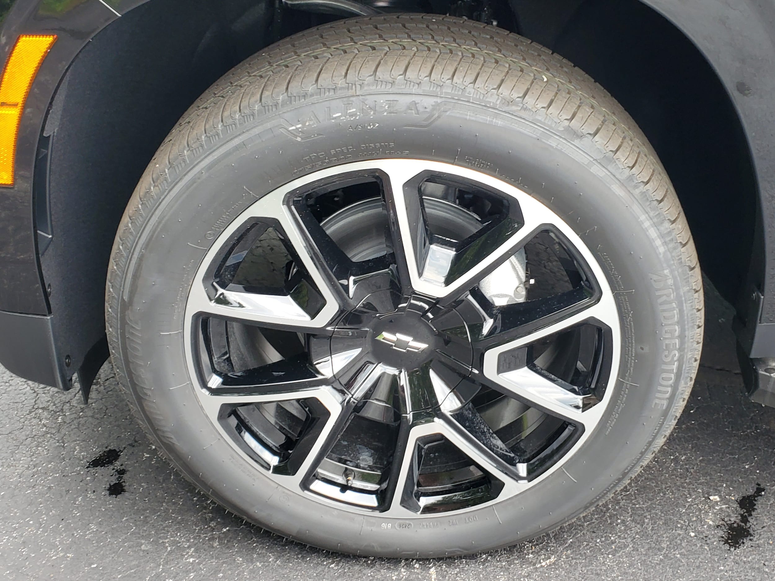 2026 Chevrolet Suburban RST - Photo 35