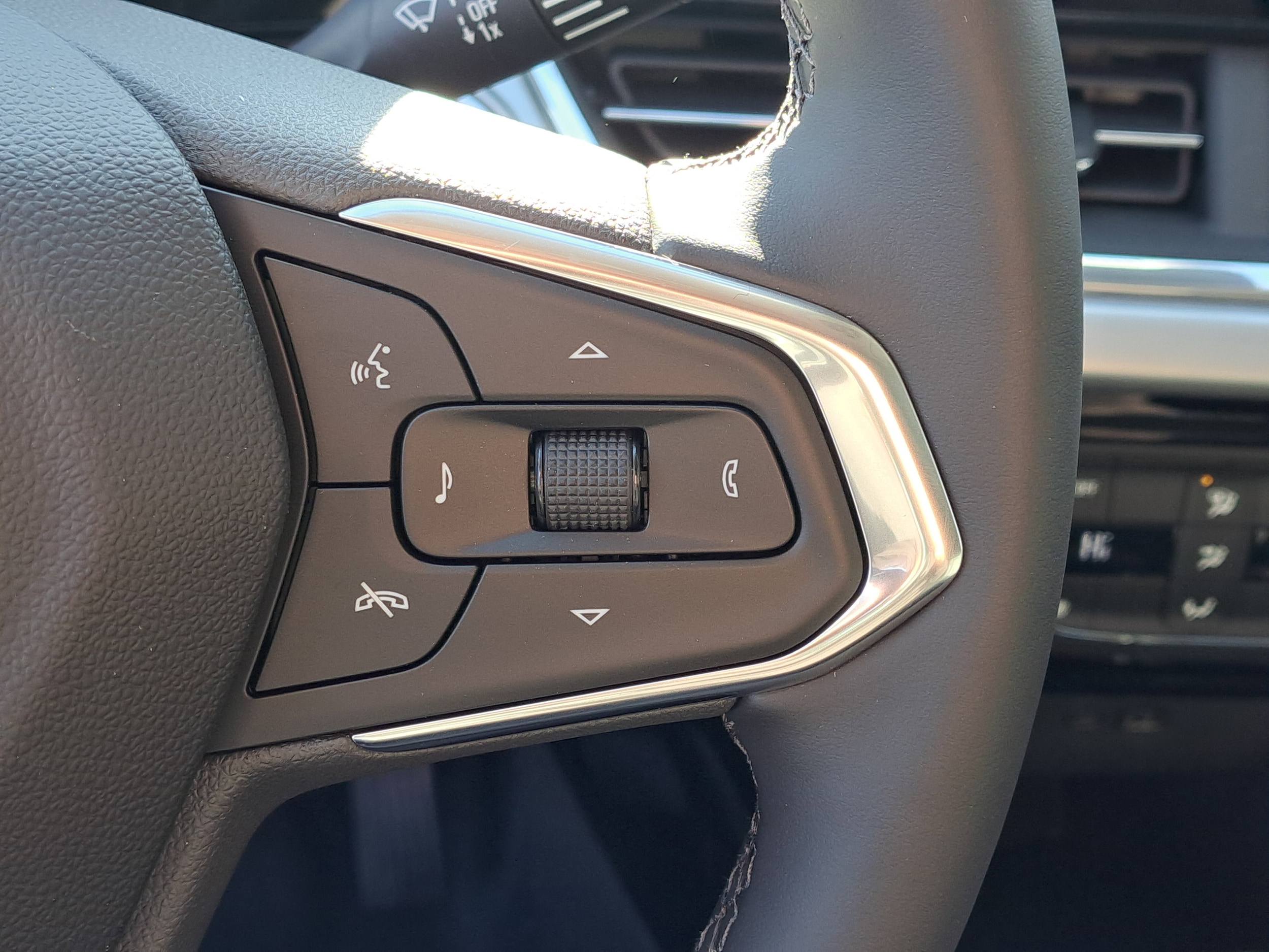 2026 Chevrolet Trax LT - Photo 11