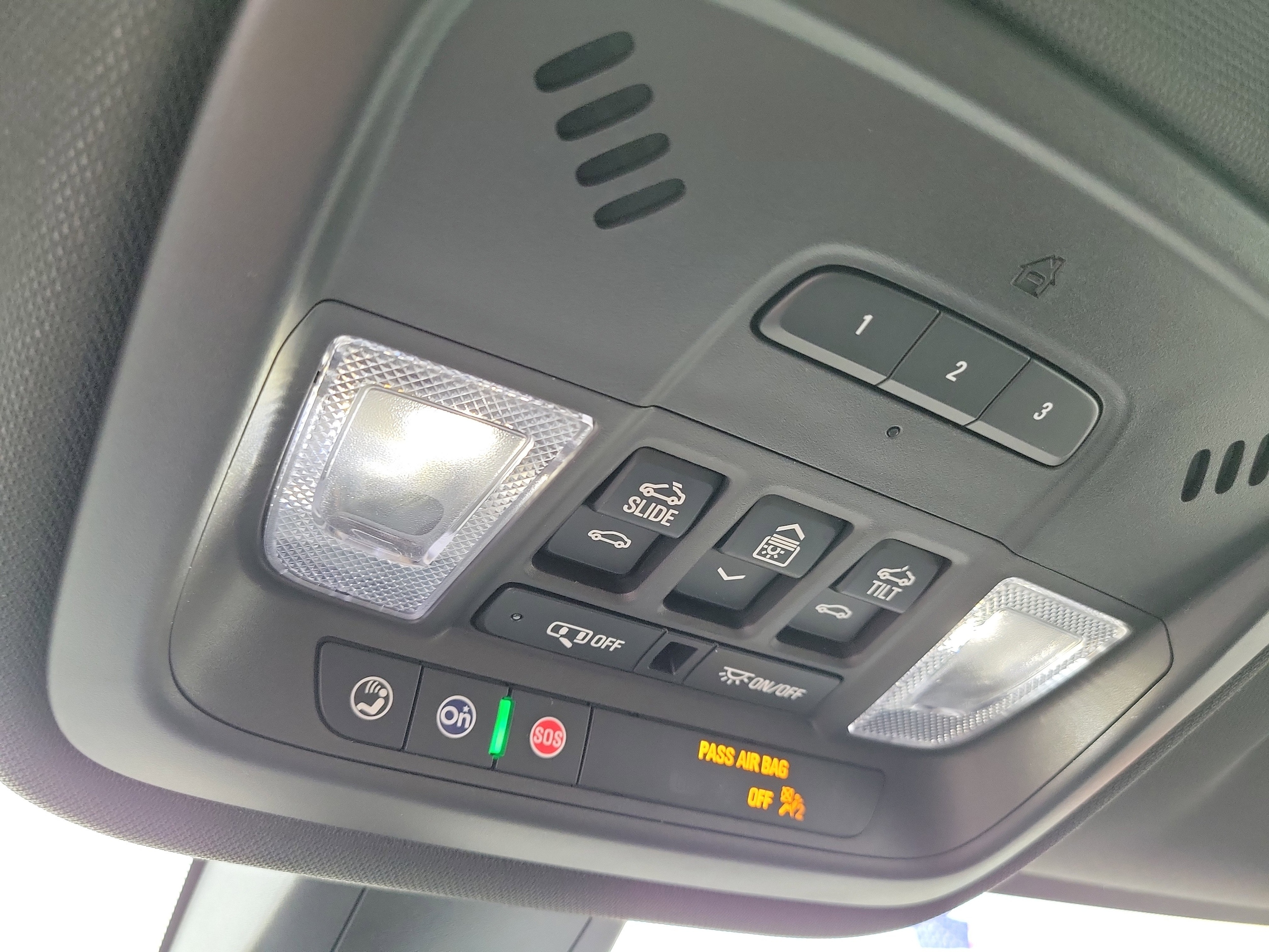 2023 Chevrolet Traverse RS - Photo 22