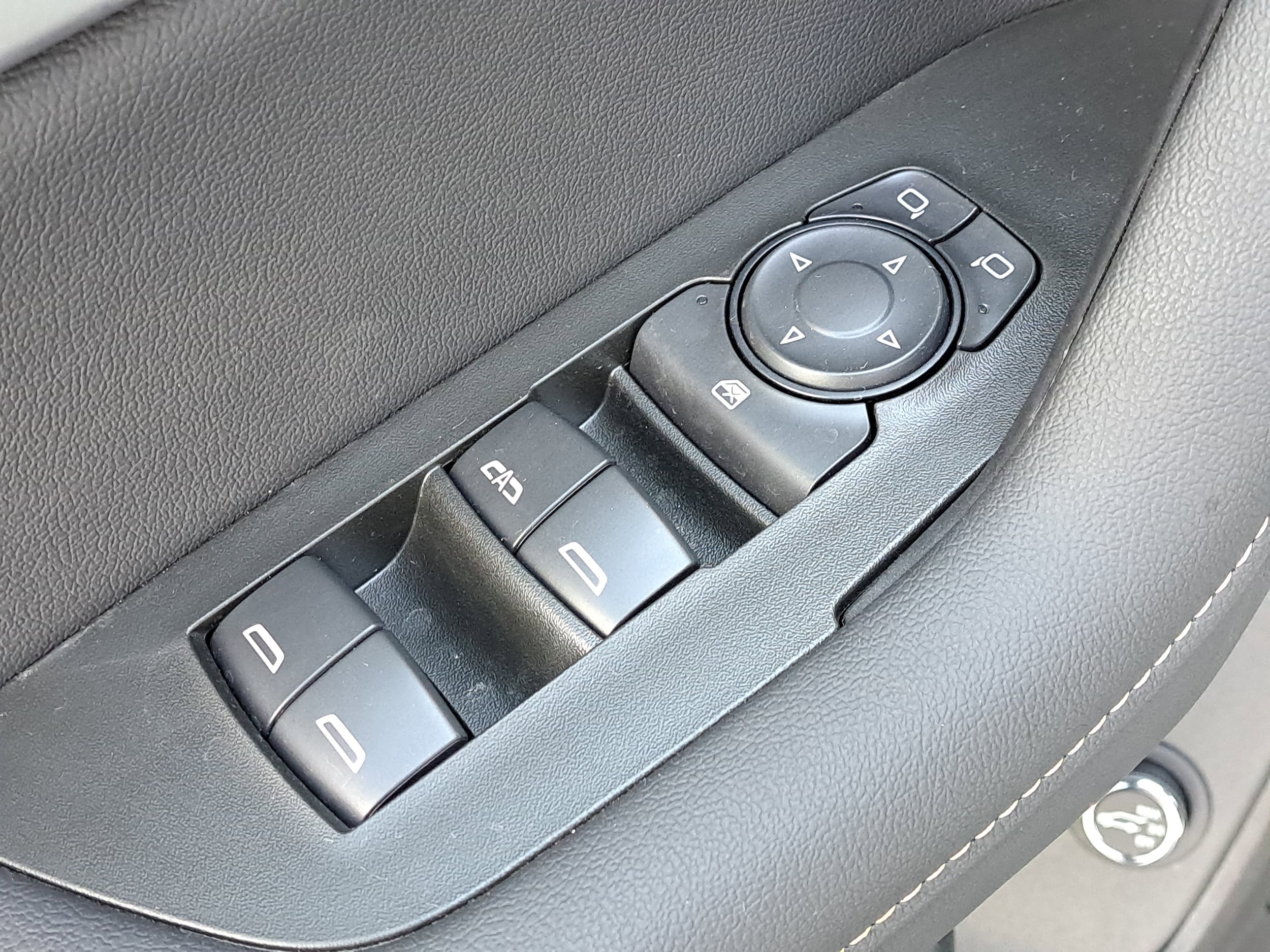 2025 Chevrolet Blazer 2LT - Photo 19