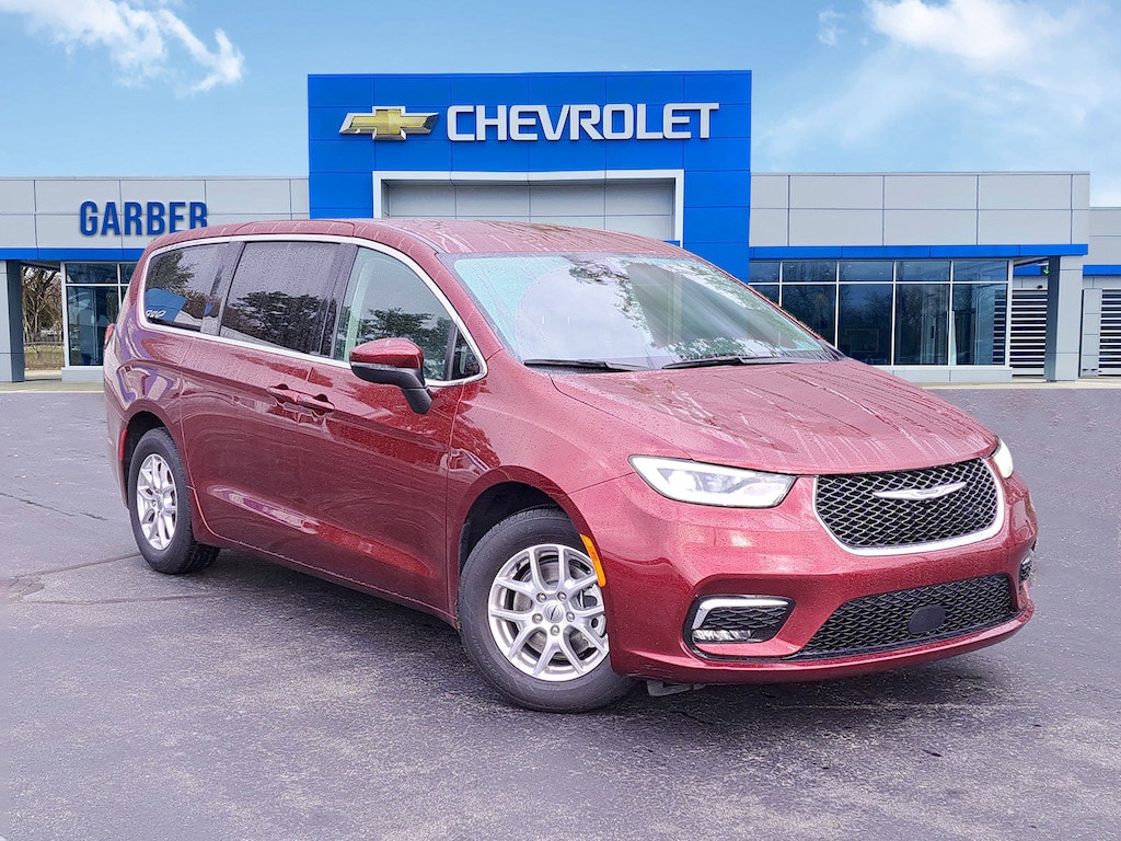 Used 2023 Chrysler Pacifica Touring L Van Passenger Van