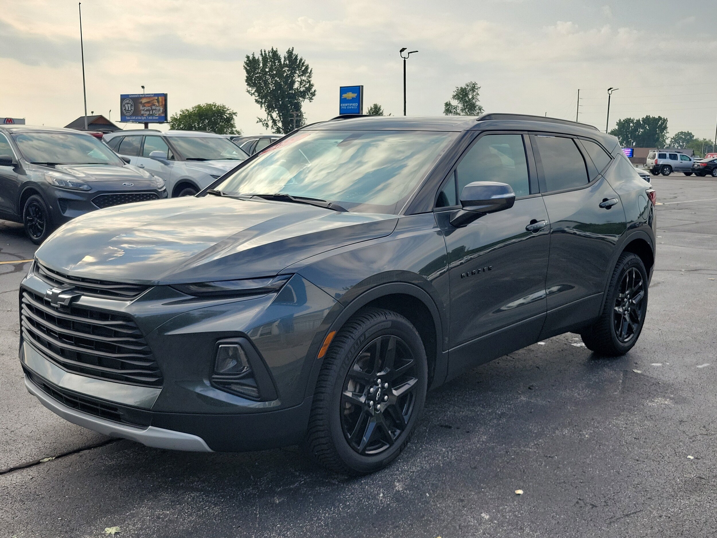 2019 Chevrolet Blazer 2LT photo 2