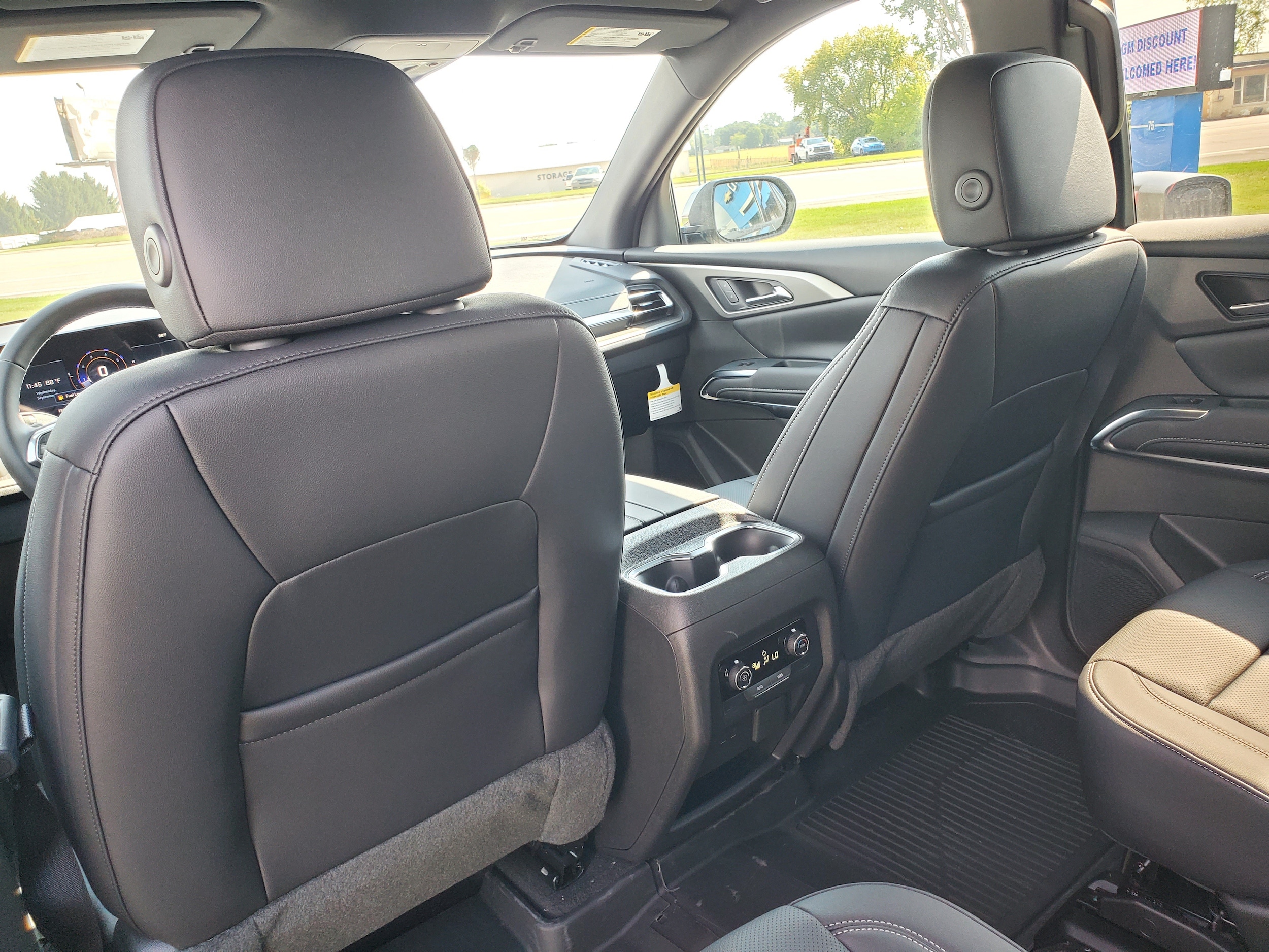 2027 Chevrolet Traverse LT - Photo 26