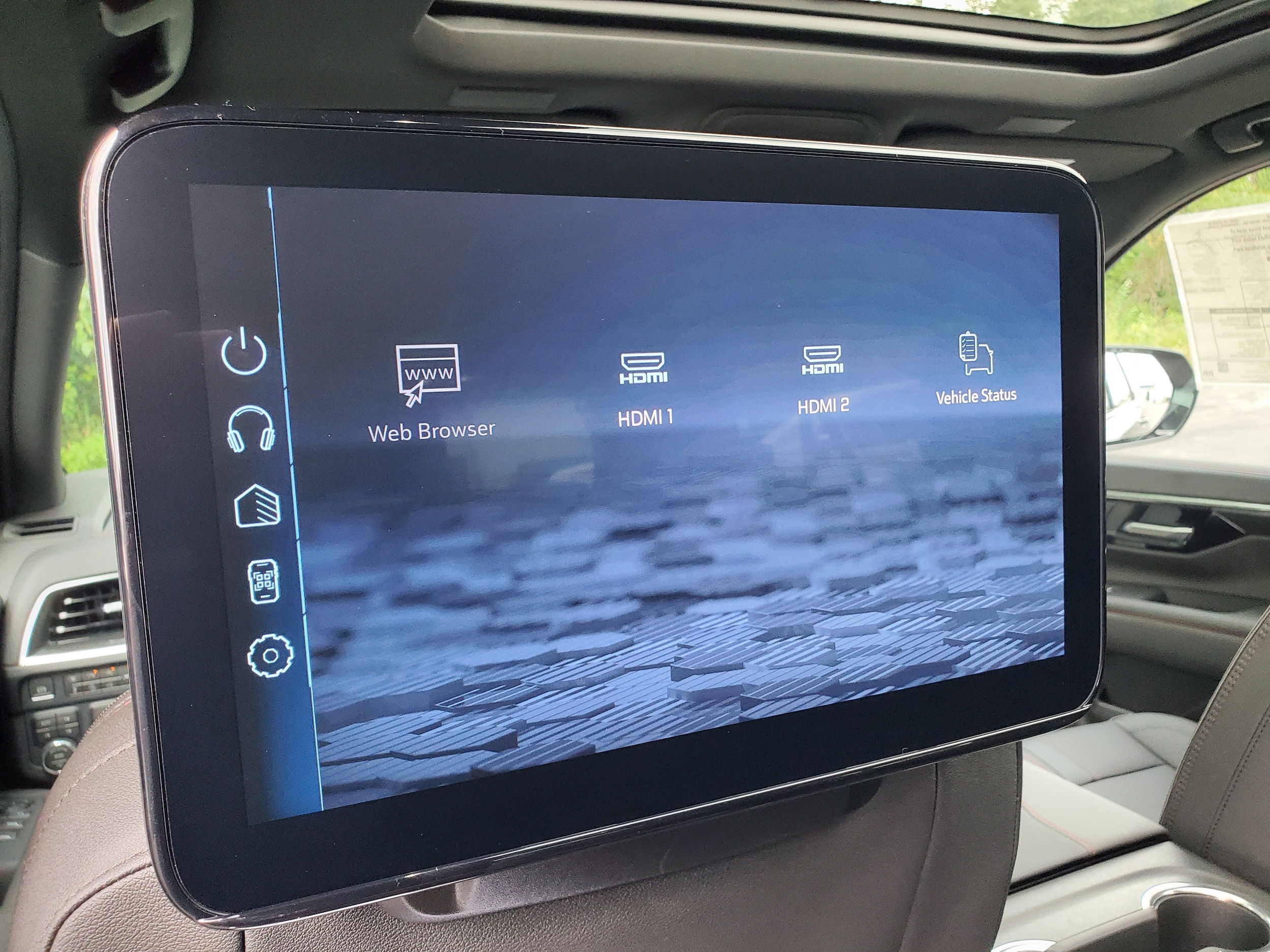 2026 Chevrolet Suburban RST - Photo 30