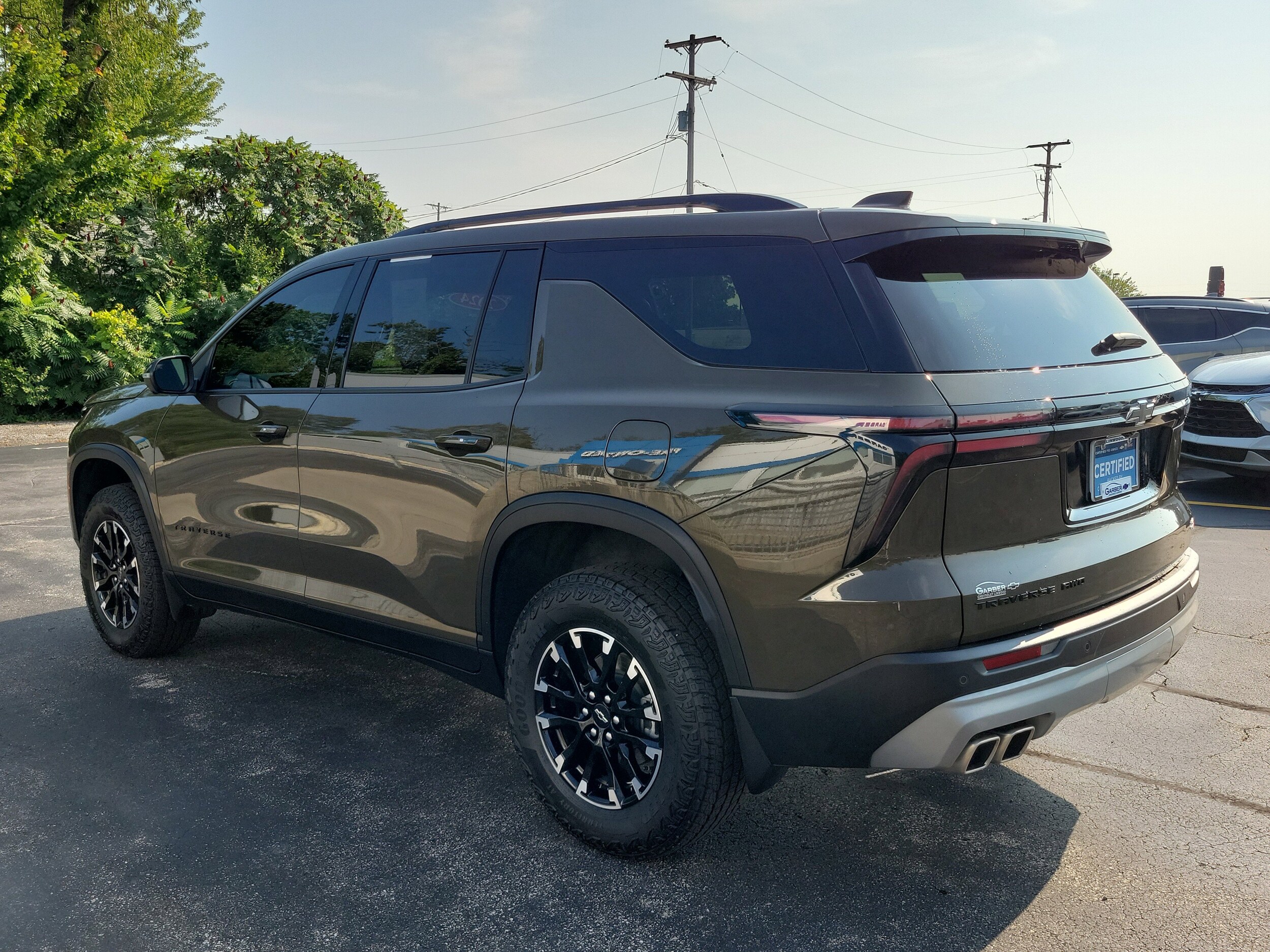 2024 Chevrolet Traverse Z71 photo 2