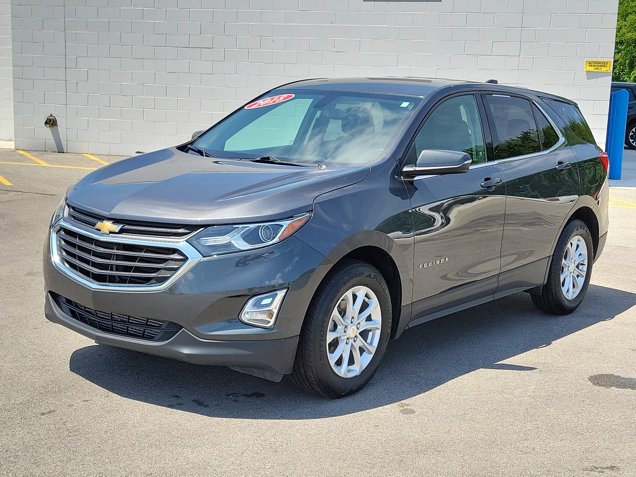 Used 2018 Chevrolet Equinox LT with VIN 2GNAXJEV8J6231478 for sale in Linwood, MI