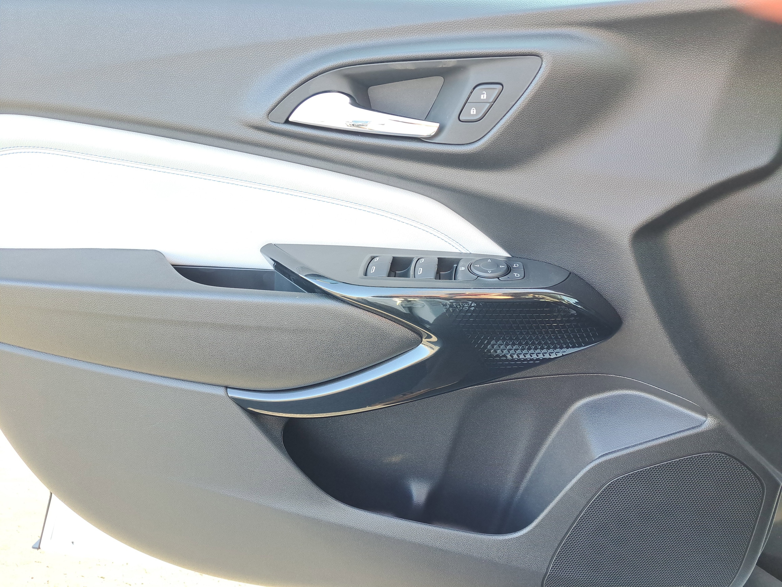 2026 Chevrolet Trax LT - Photo 17