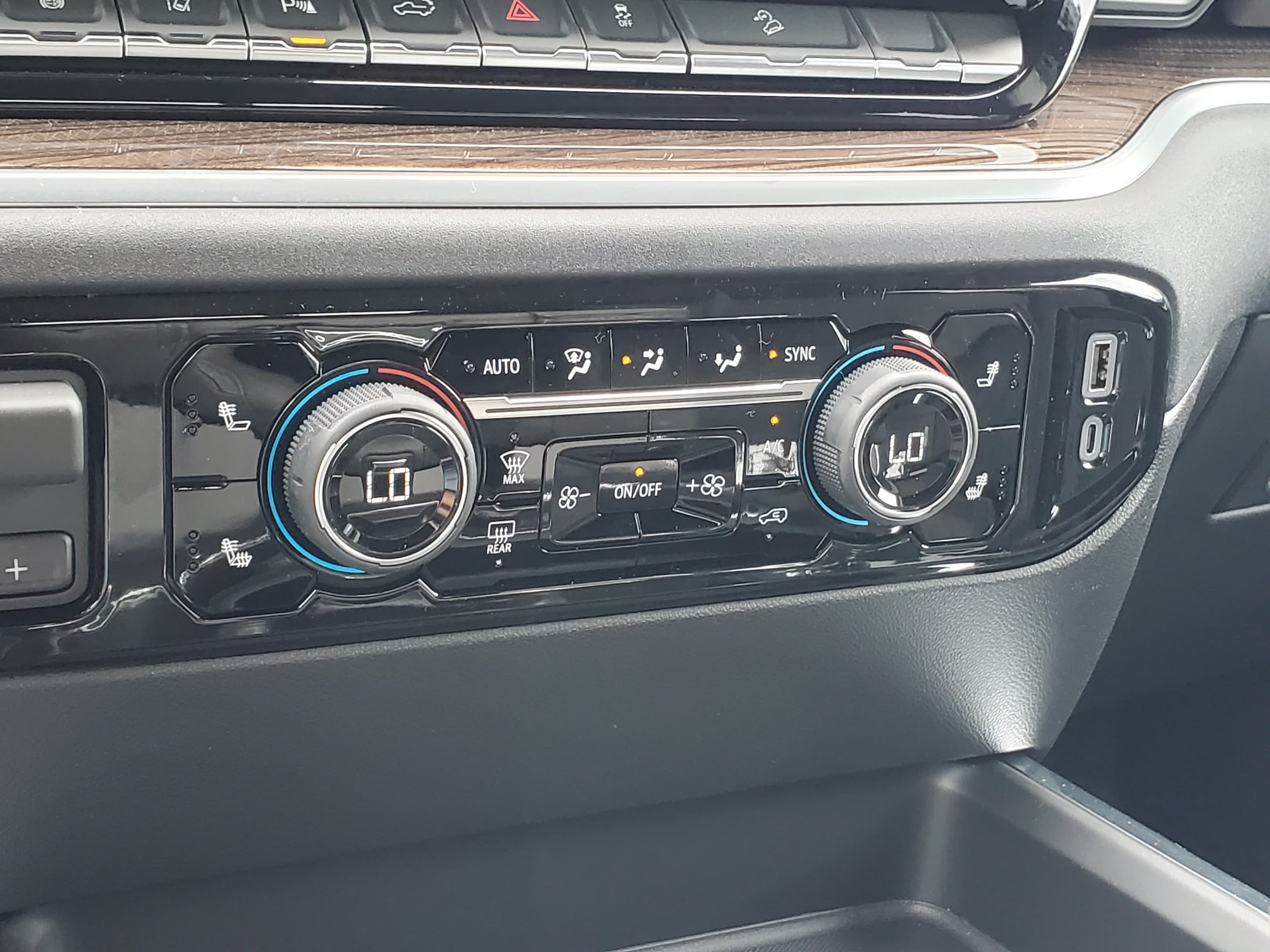 2026 Chevrolet Silverado 3500 HD LT - Photo 18