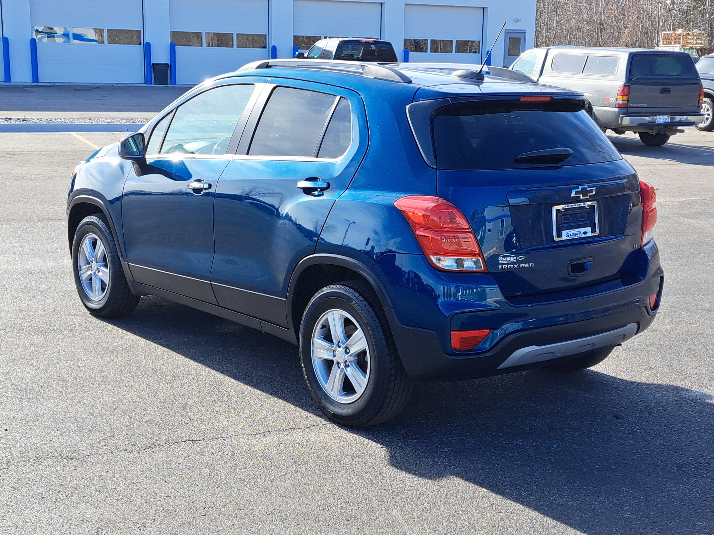 2020 Chevrolet Trax LT photo 2