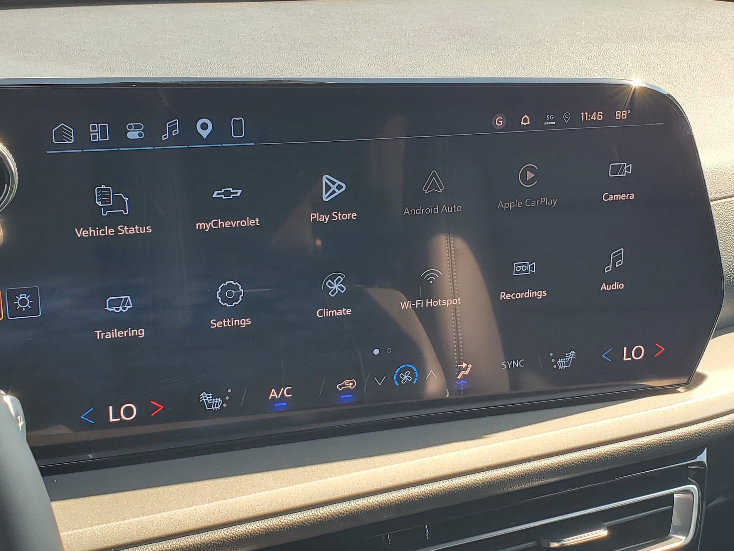 2027 Chevrolet Traverse LT - Photo 13