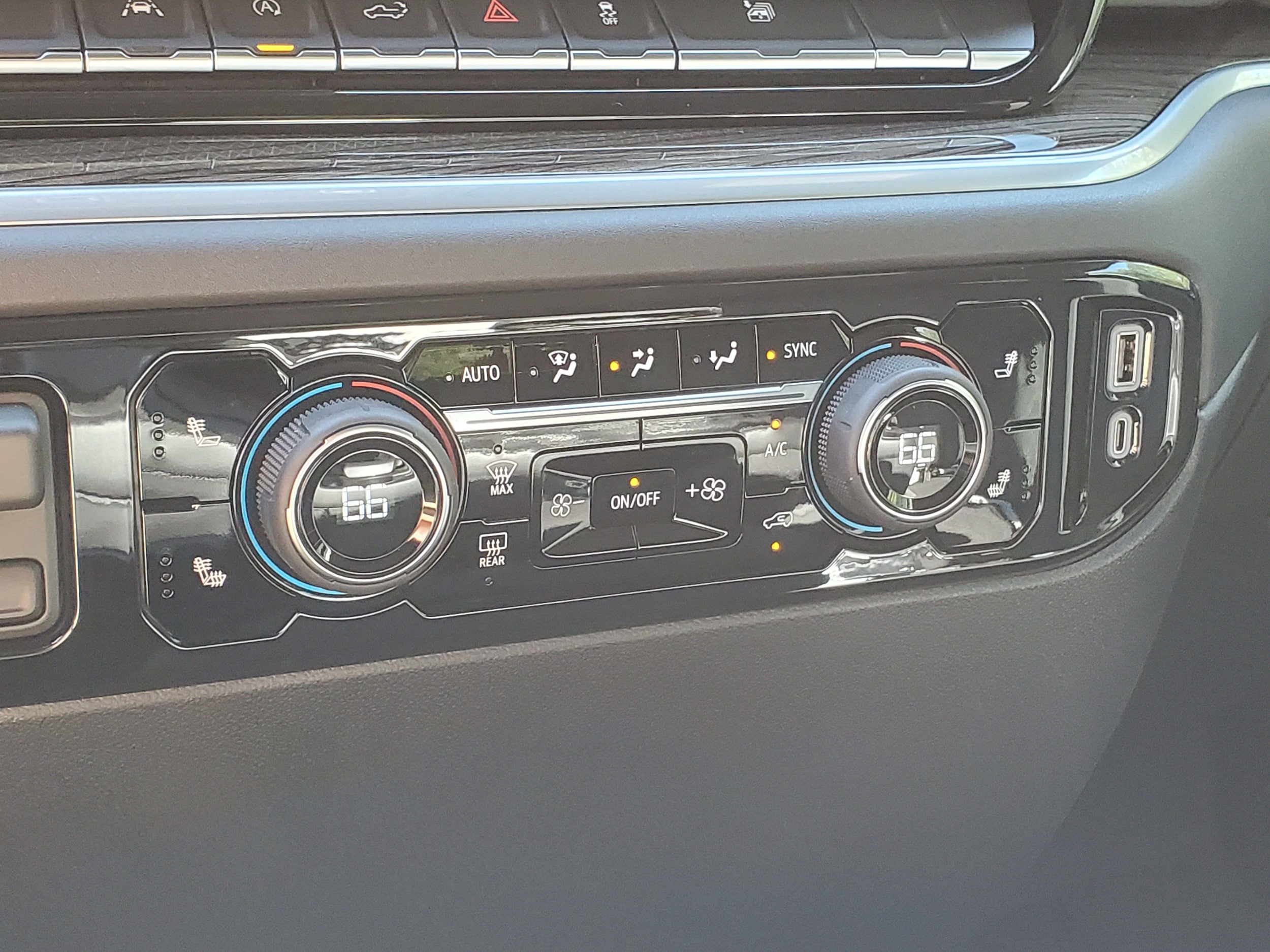 2026 Chevrolet Silverado 1500 RST - Photo 18