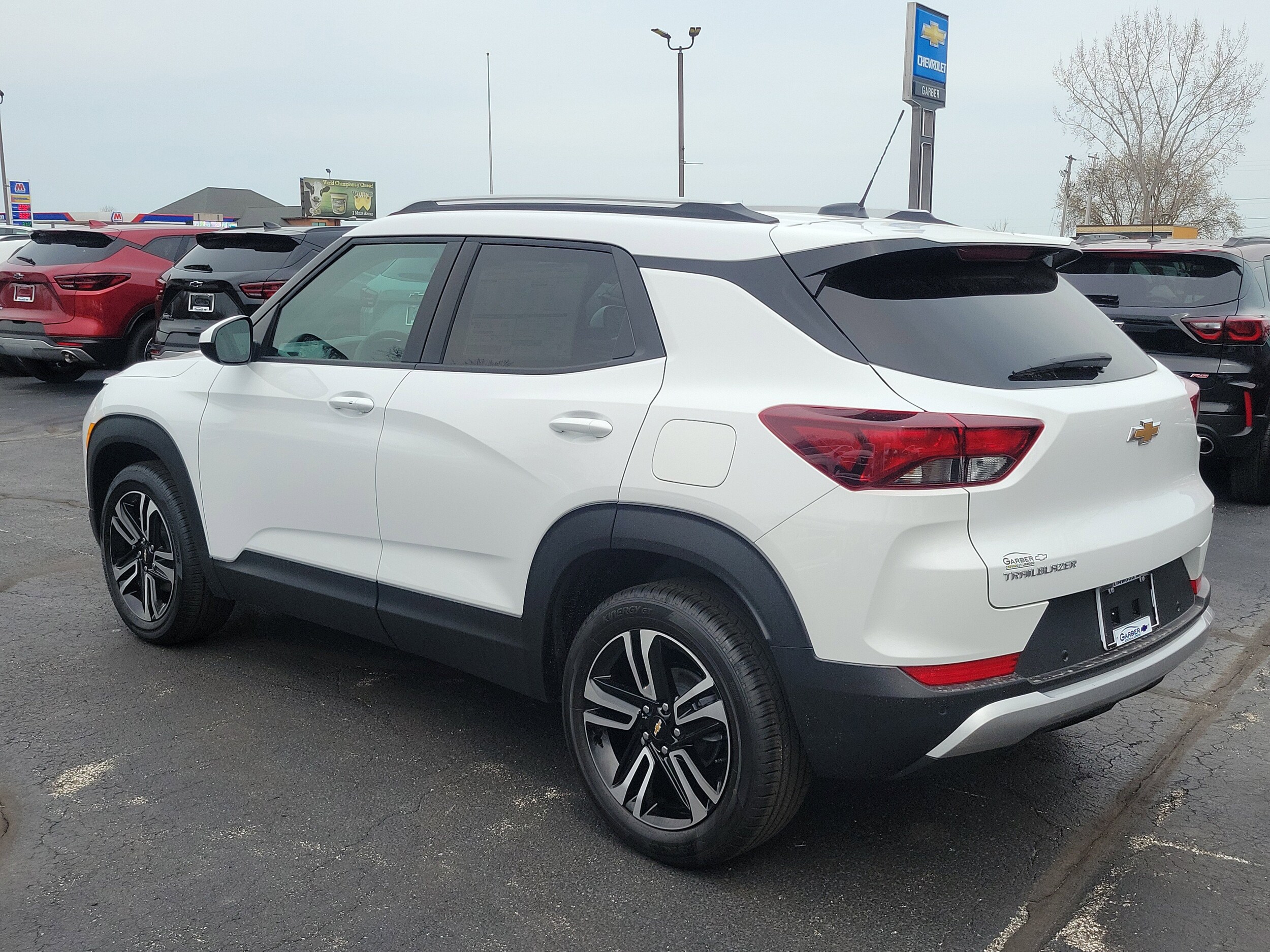 2025 Chevrolet Trailblazer LT photo 3