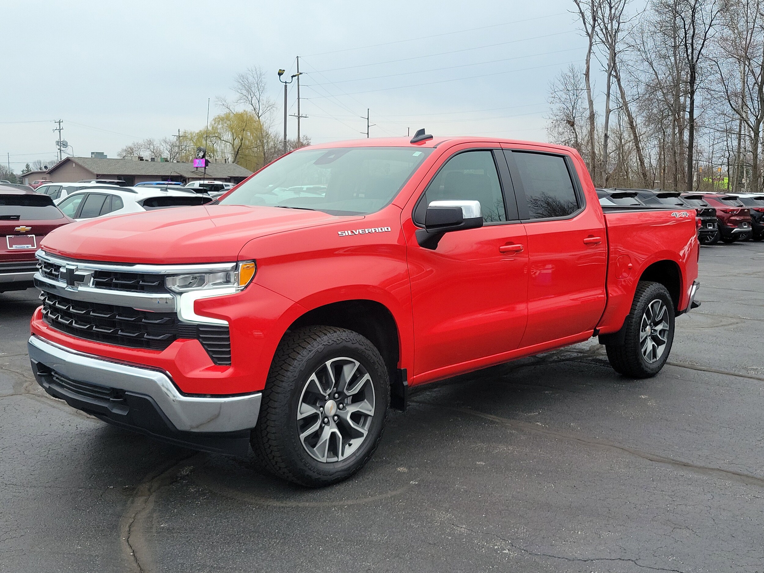 2025 Chevrolet Silverado 1500 LT photo 2
