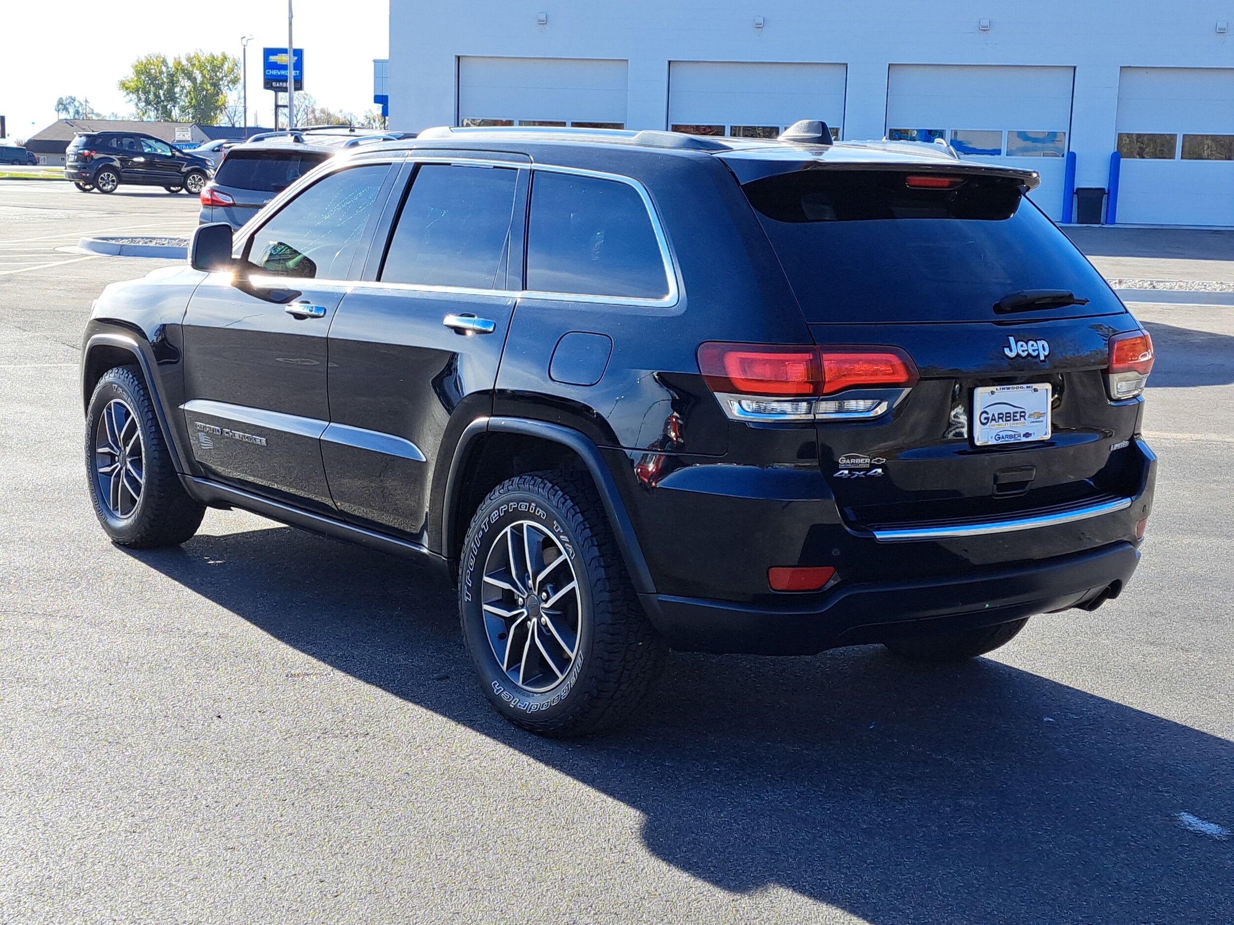 2020 Jeep Grand Cherokee Limited photo 2