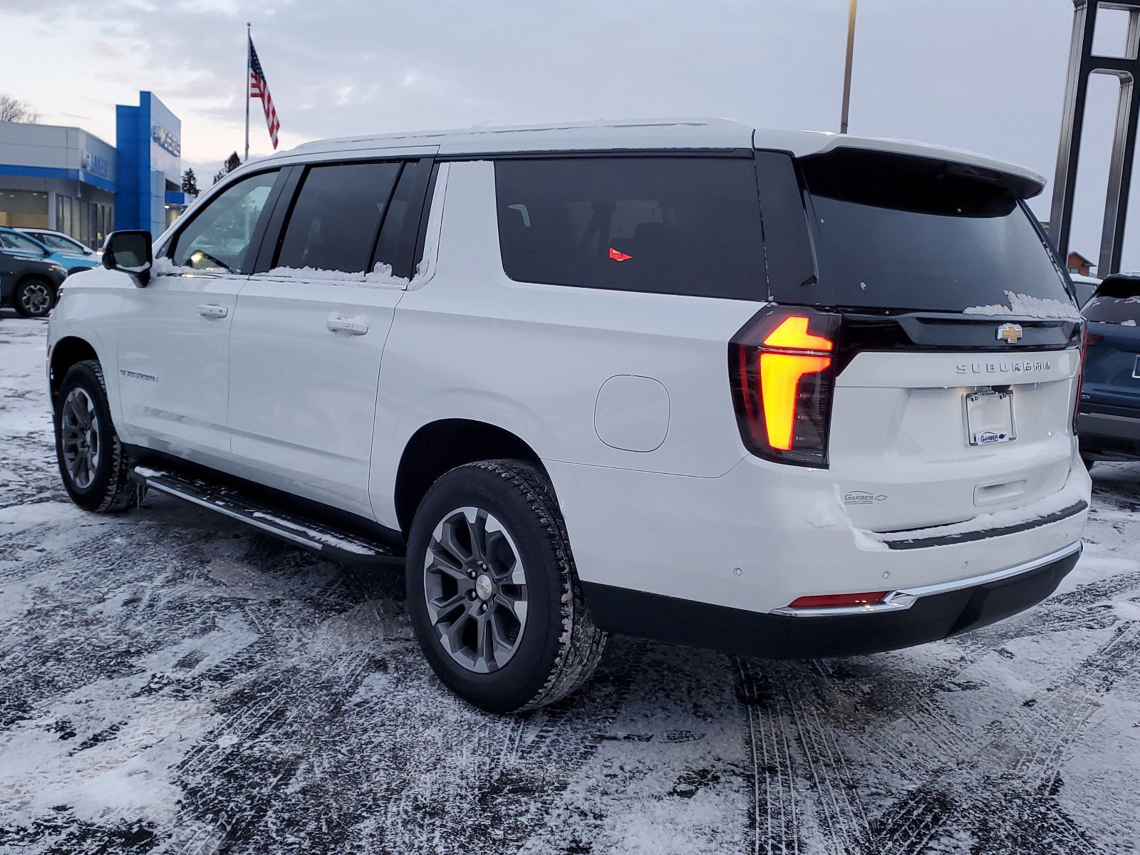 2025 Chevrolet Suburban LS photo 3