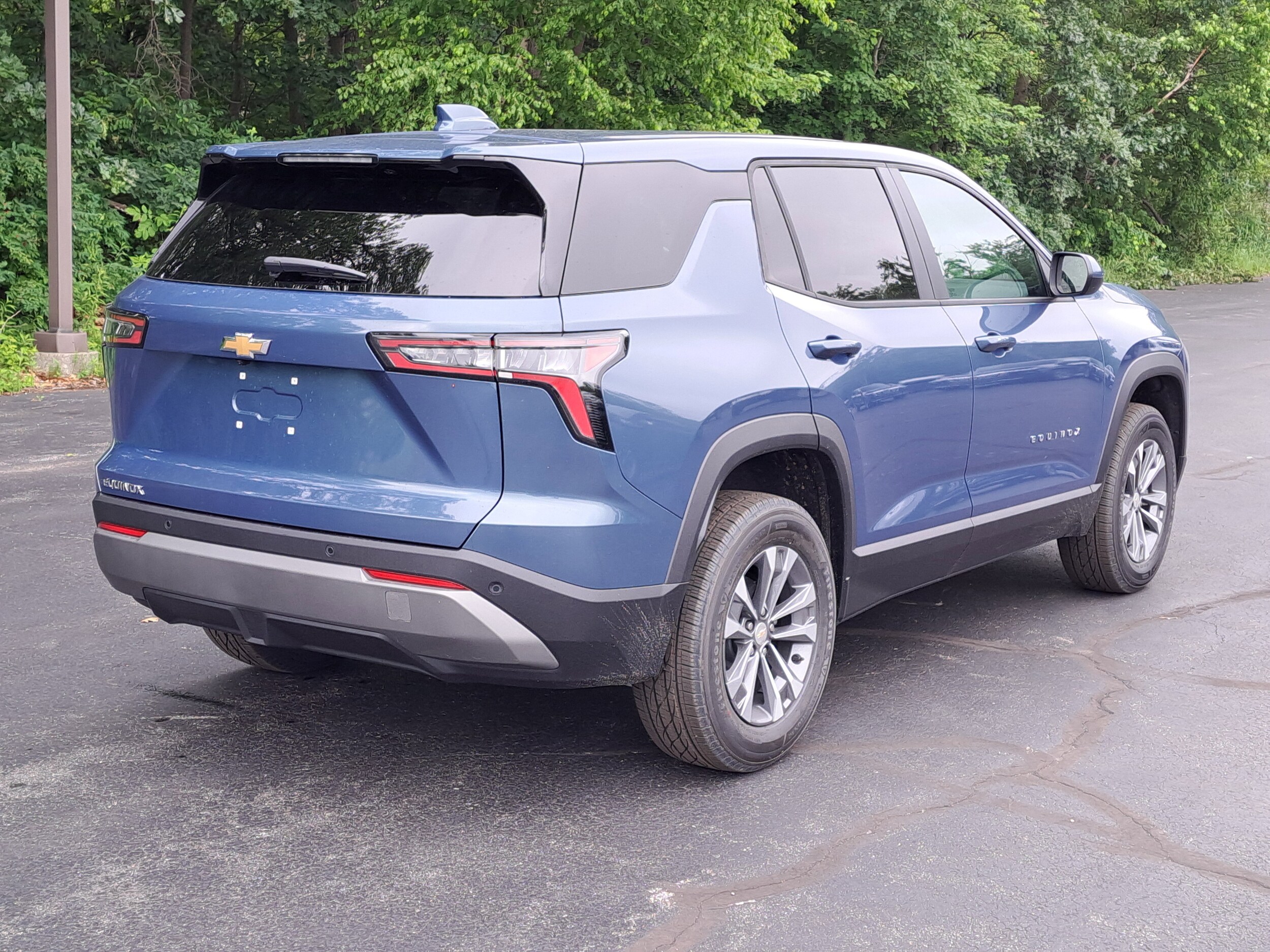2026 Chevrolet Equinox LT photo 4