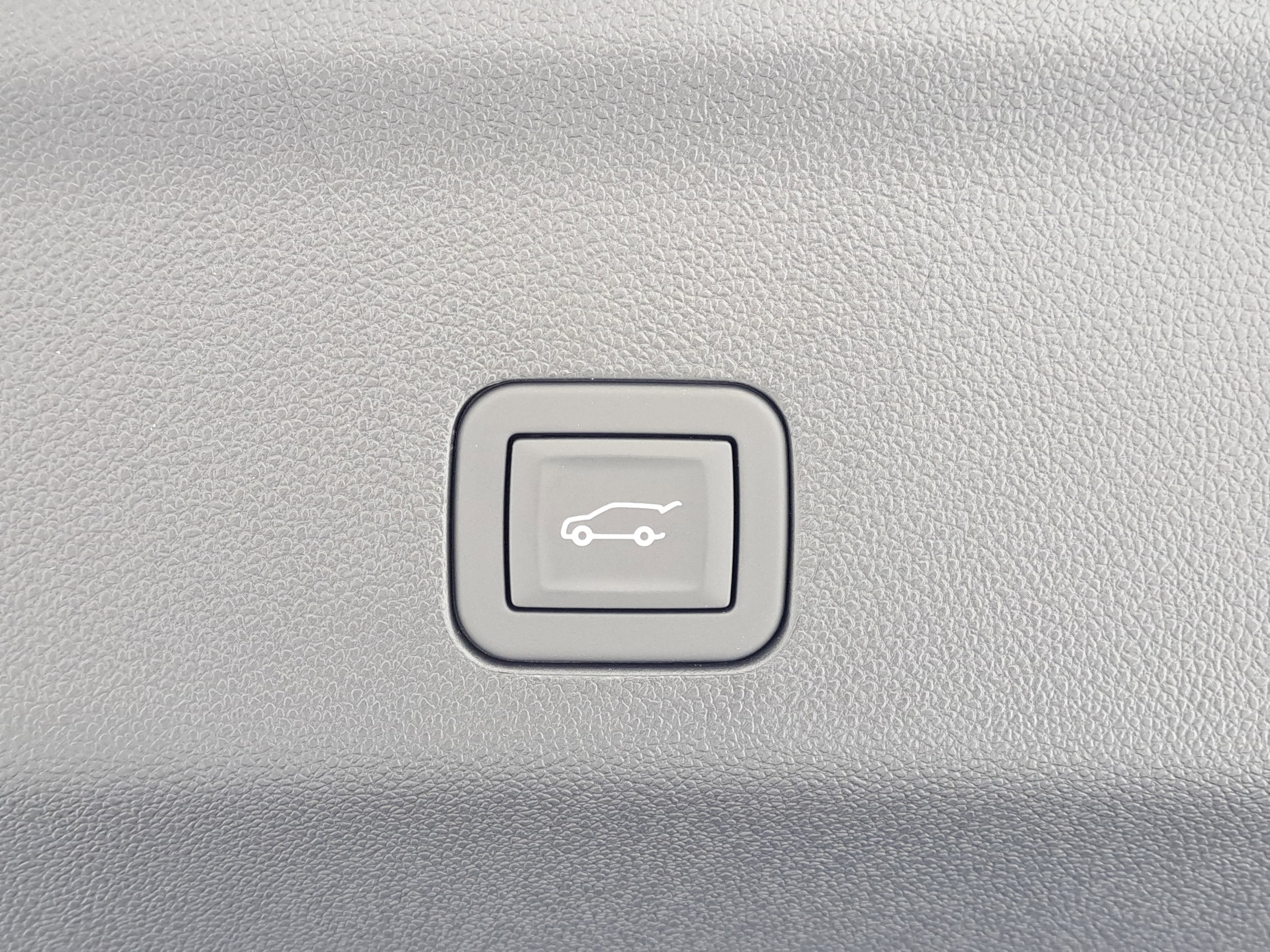 2026 Chevrolet Suburban Premier - Photo 32