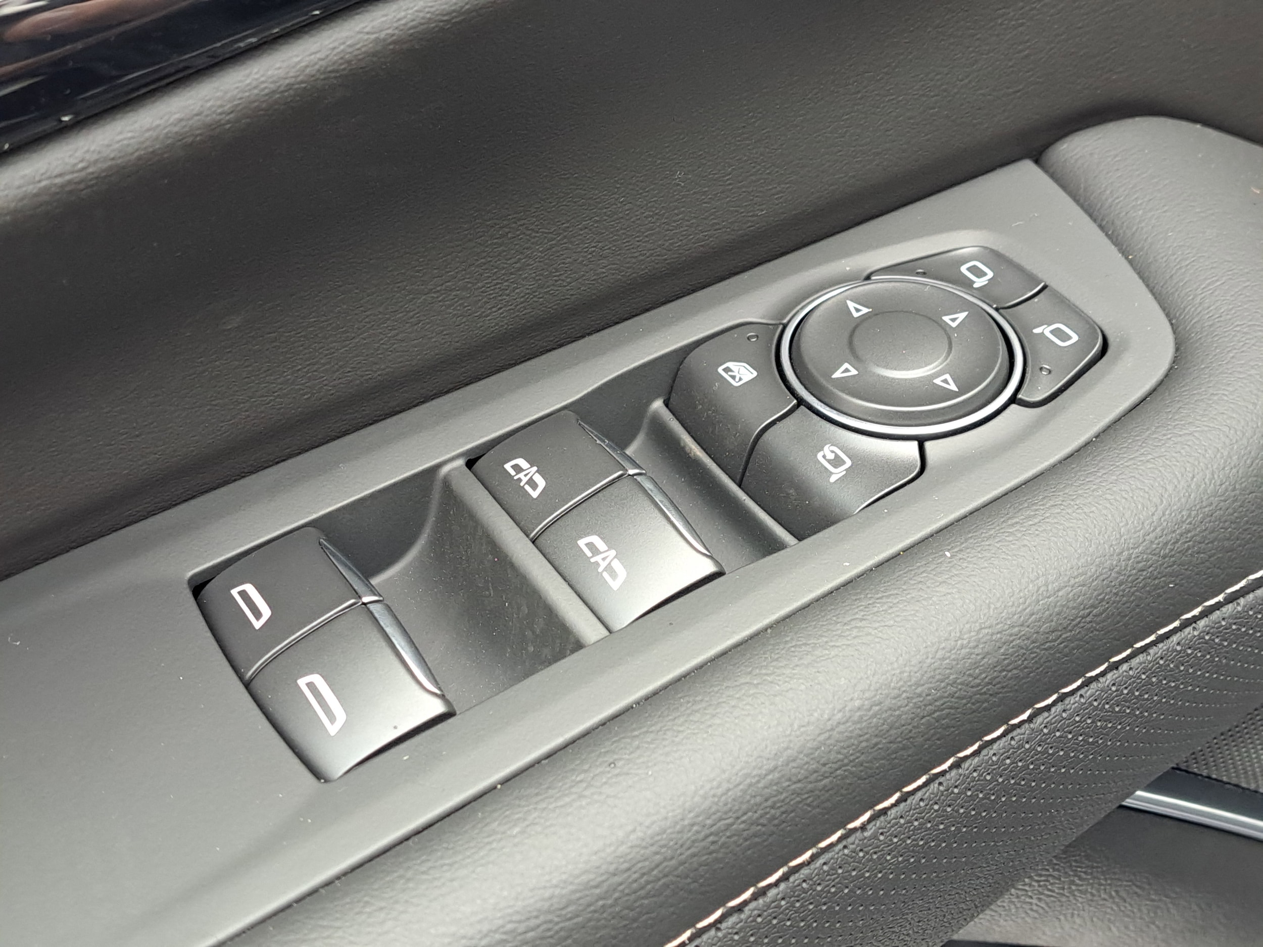 2026 Chevrolet Suburban Premier - Photo 24