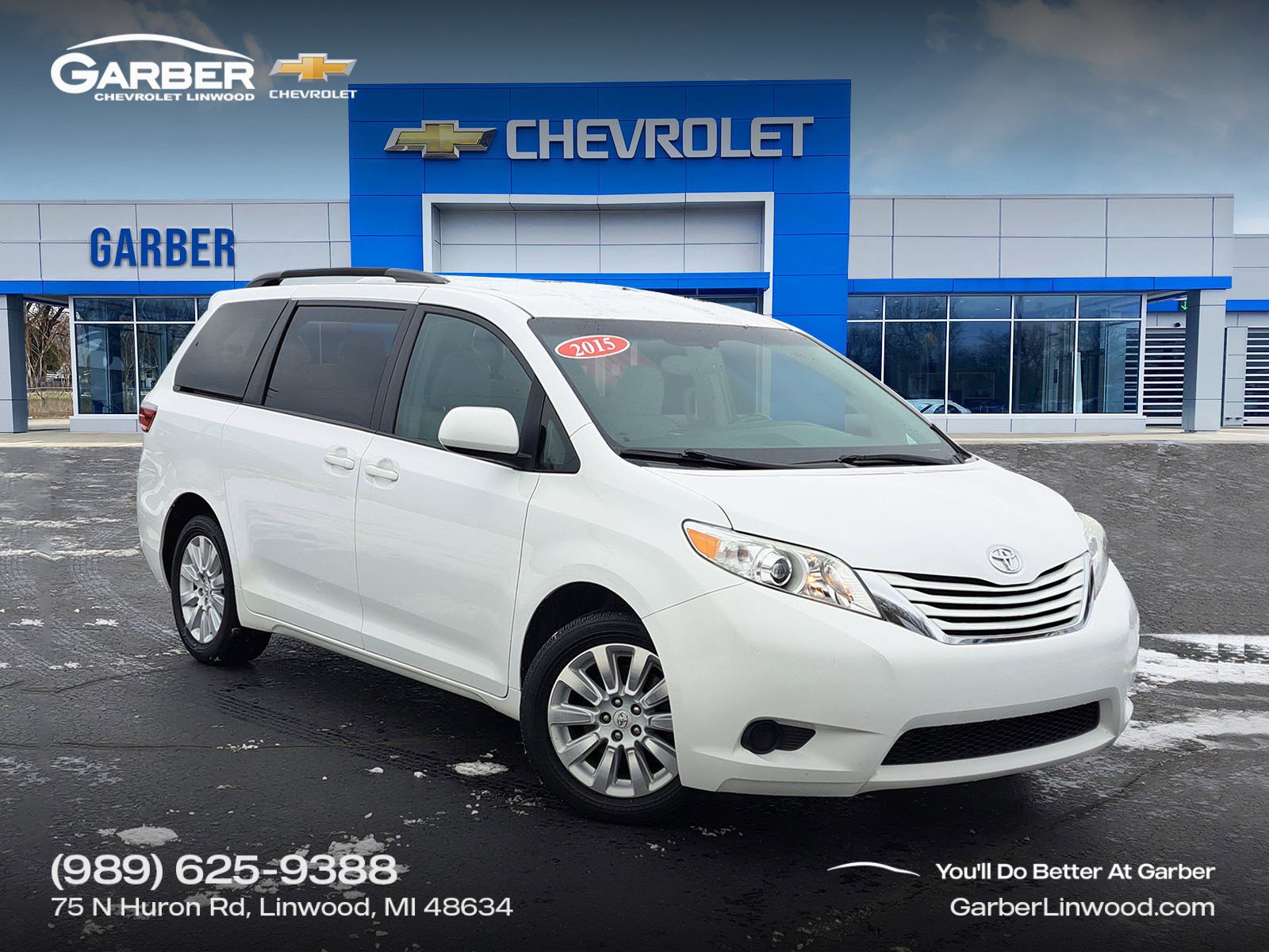 2015 Toyota Sienna LE's photo