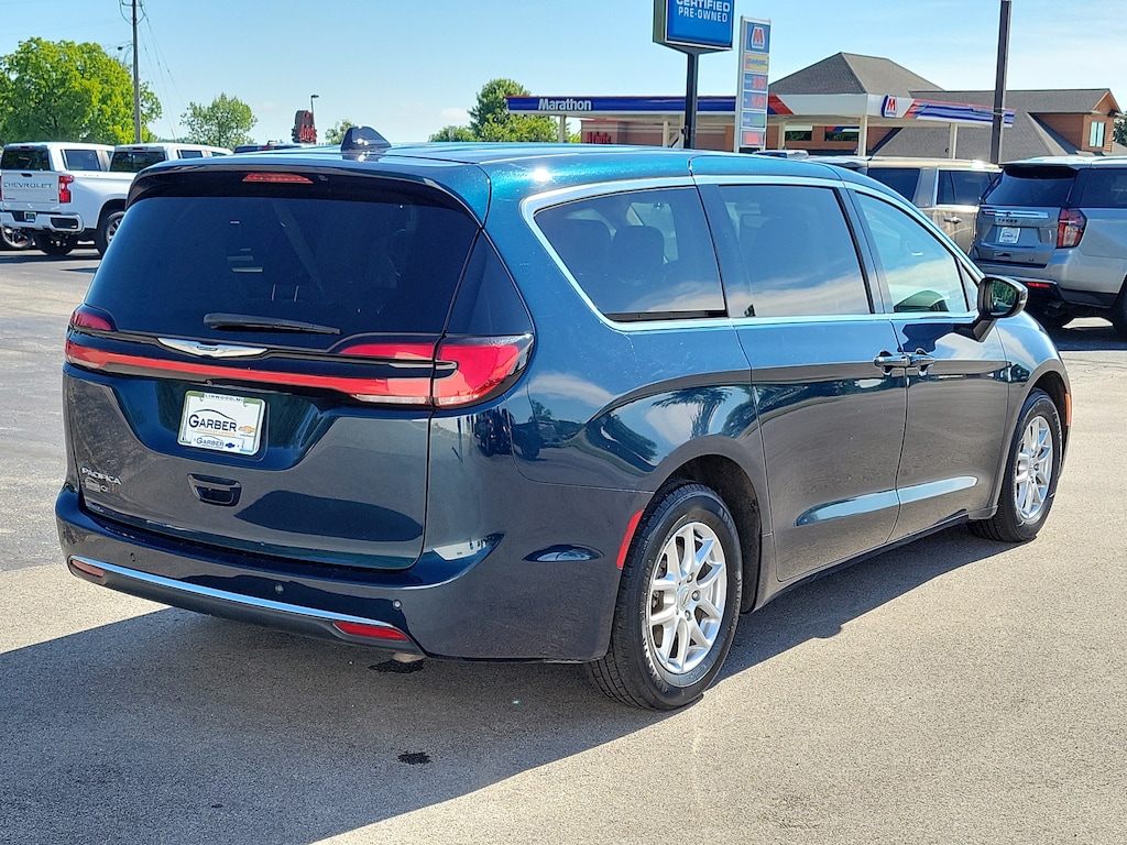 Used 2023 Chrysler Pacifica Touring L Van Passenger Van