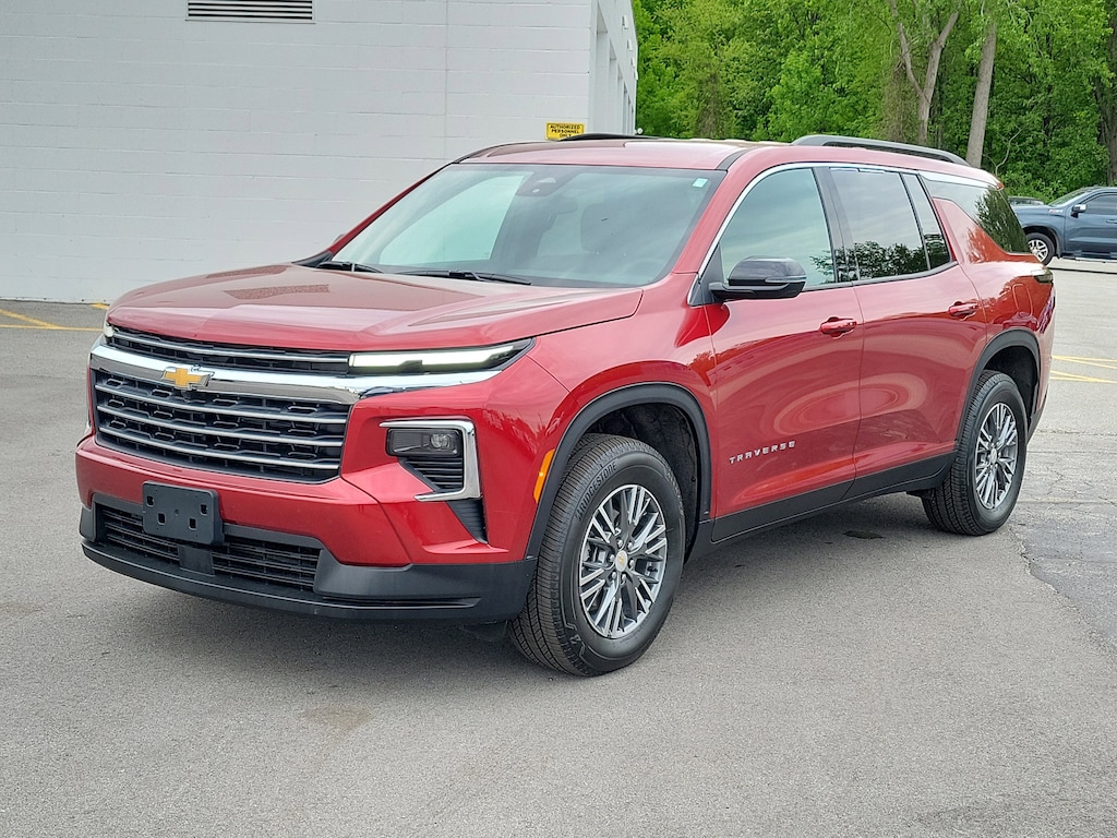 Used 2026 Chevrolet Traverse LT SUV