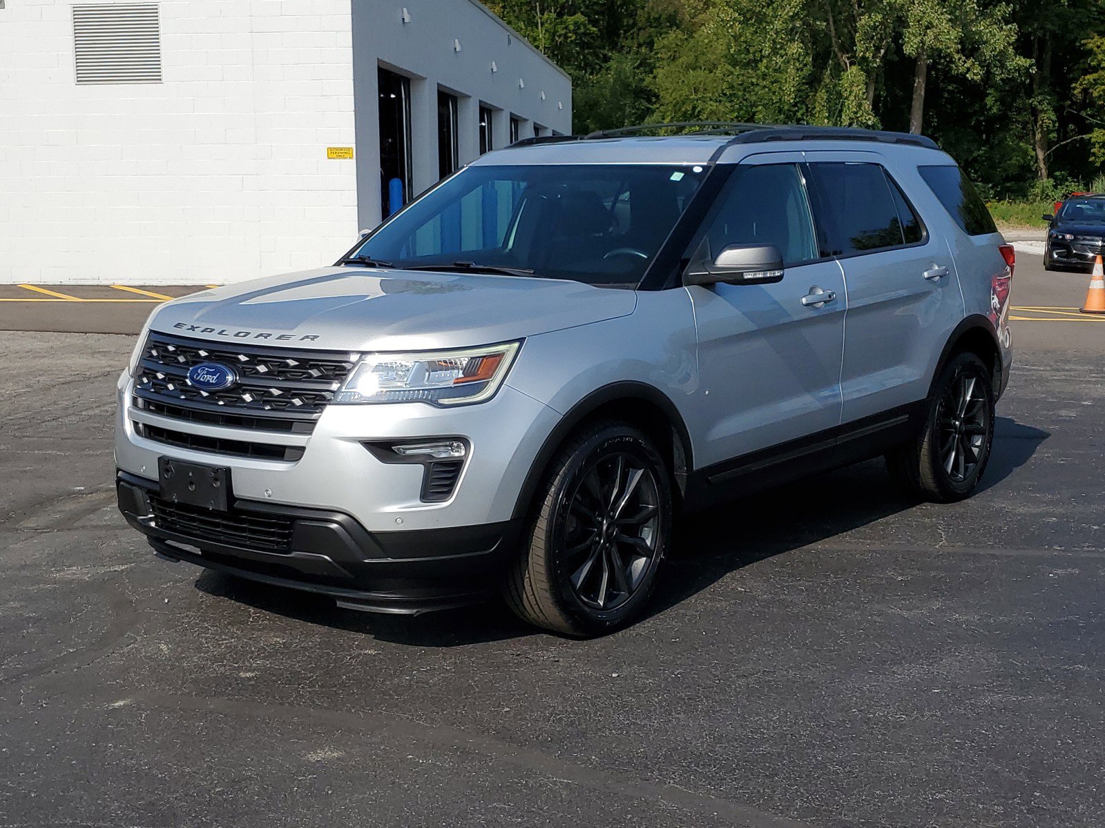 Used 2018 Ford Explorer XLT with VIN 1FM5K8D80JGB02773 for sale in Linwood, MI